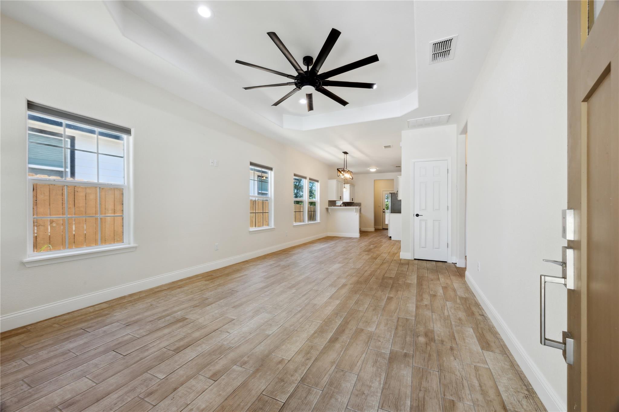810 E Navarro St, Lockhart, TX 78644