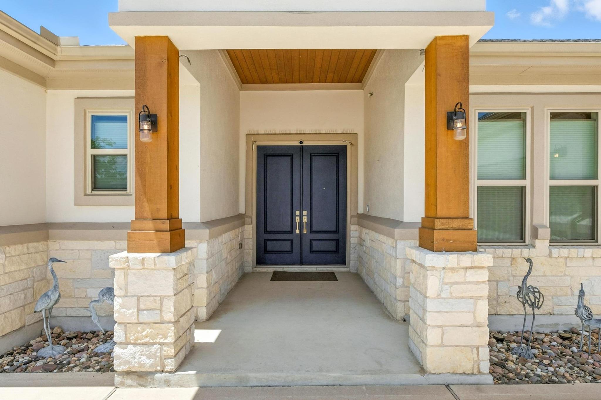 450 Peck St, Kyle, TX 78640