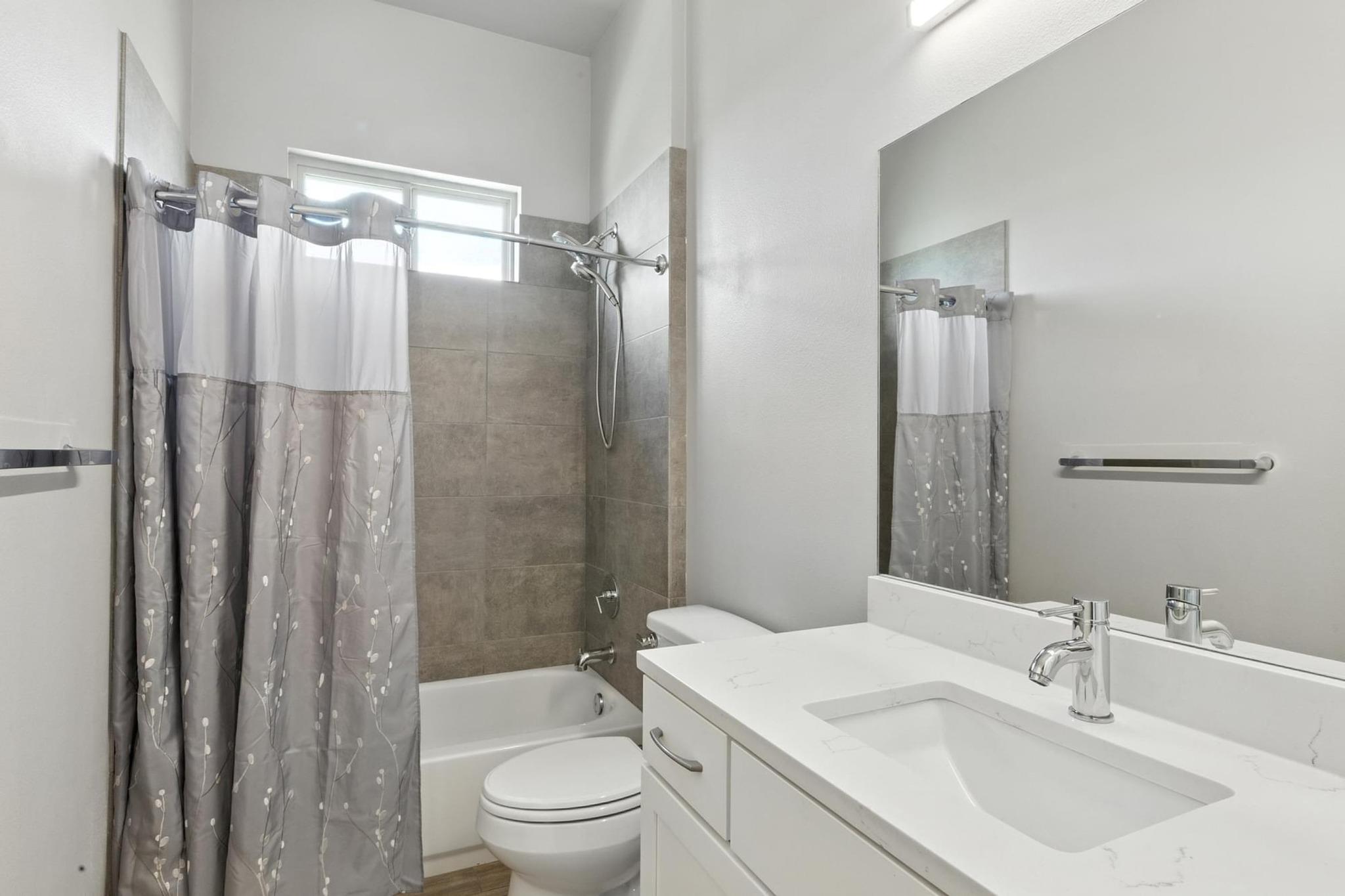 450 Peck St, Kyle, TX 78640