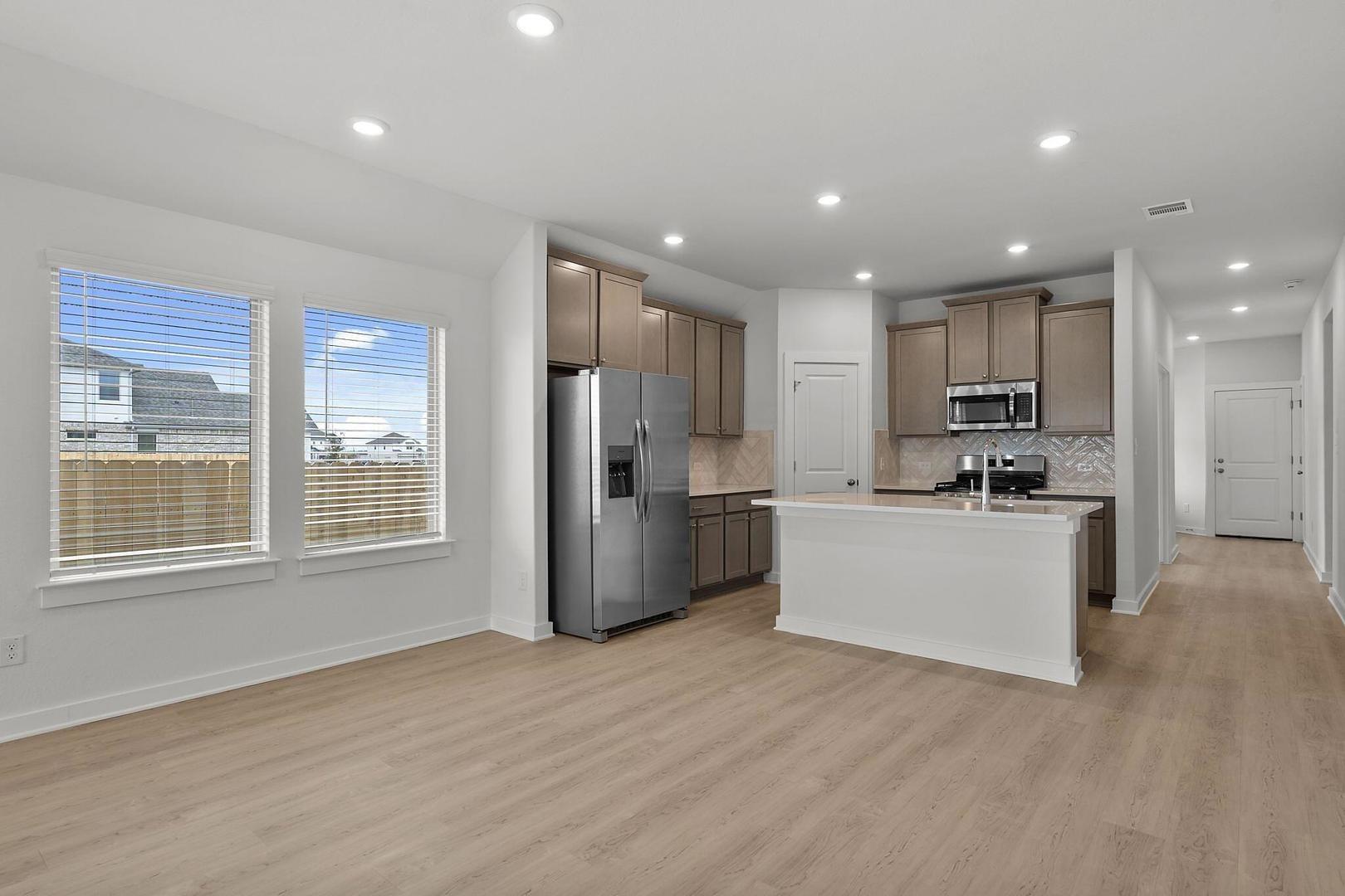 290 Bloomington Loop, Hutto, TX 78634