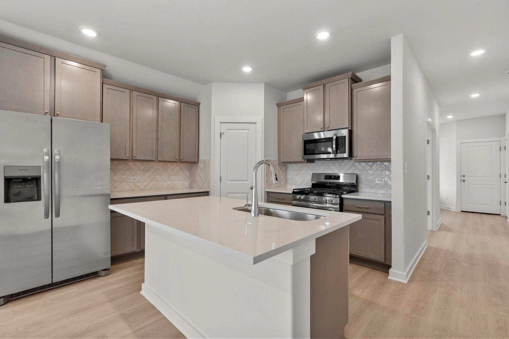 290 Bloomington Loop, Hutto, TX 78634