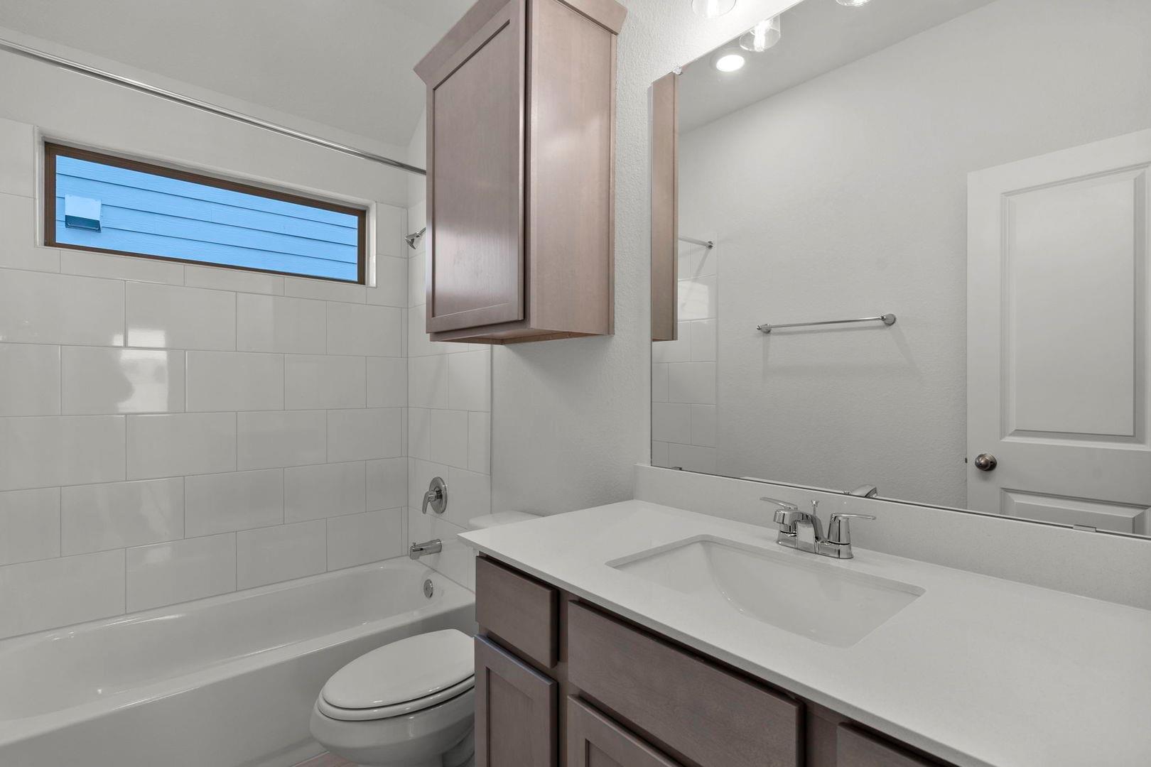 290 Bloomington Loop, Hutto, TX 78634