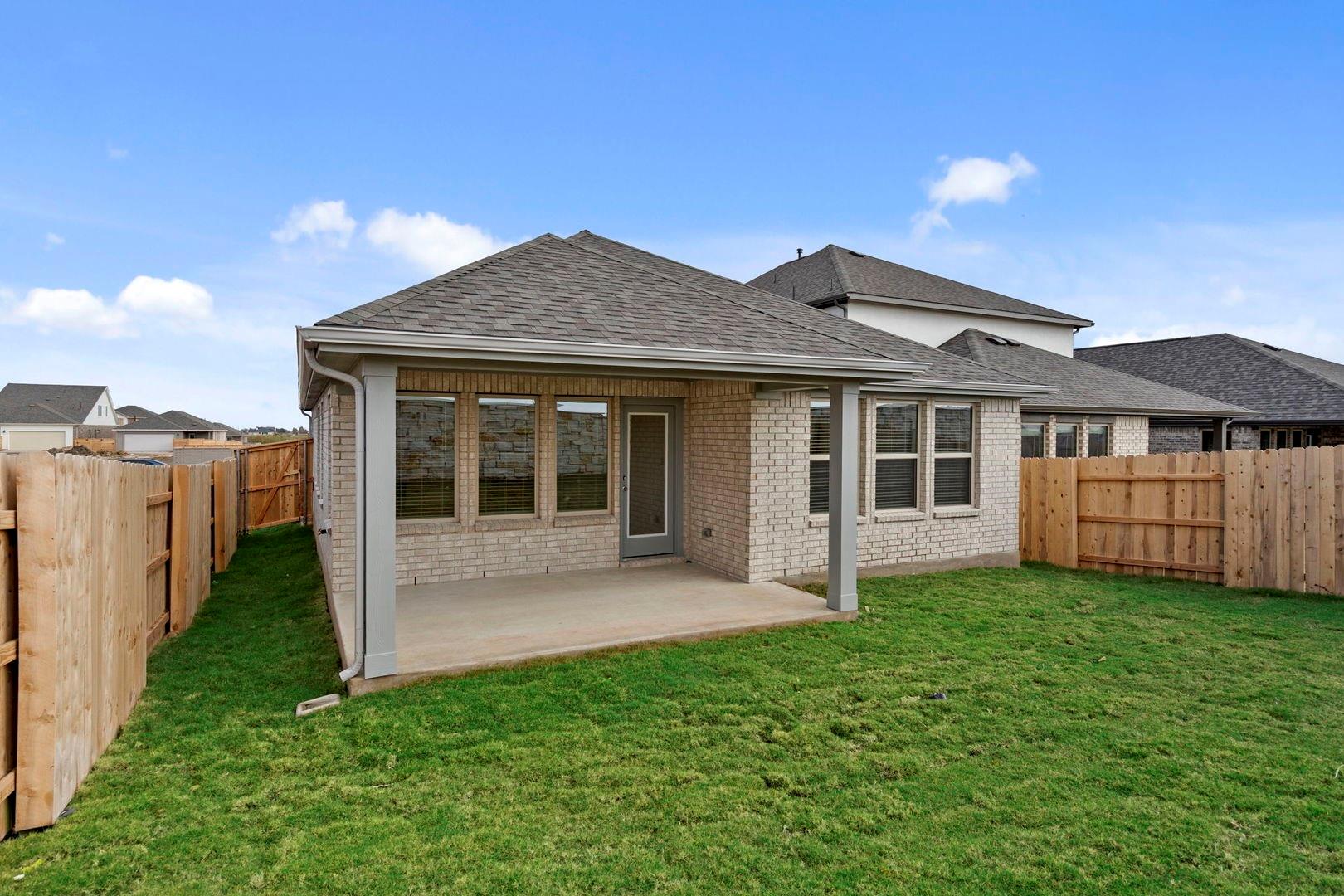 290 Bloomington Loop, Hutto, TX 78634