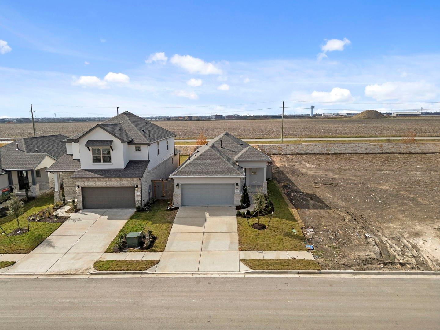 290 Bloomington Loop, Hutto, TX 78634