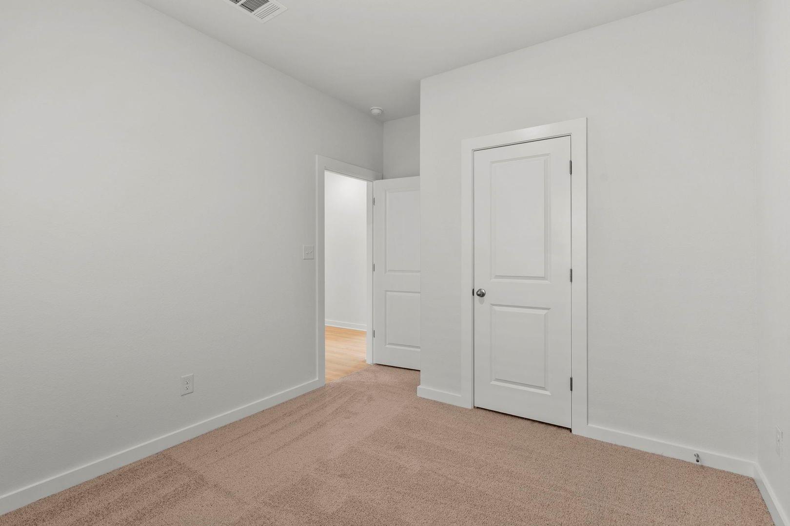 290 Bloomington Loop, Hutto, TX 78634