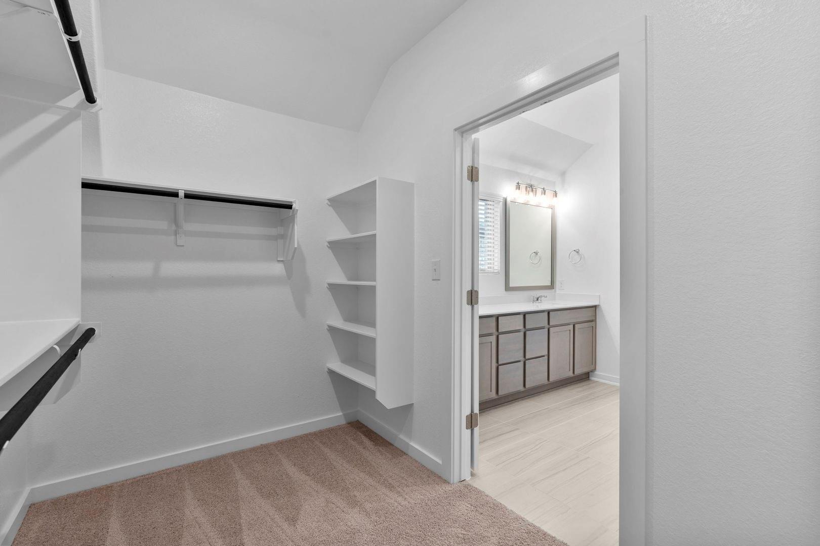 290 Bloomington Loop, Hutto, TX 78634