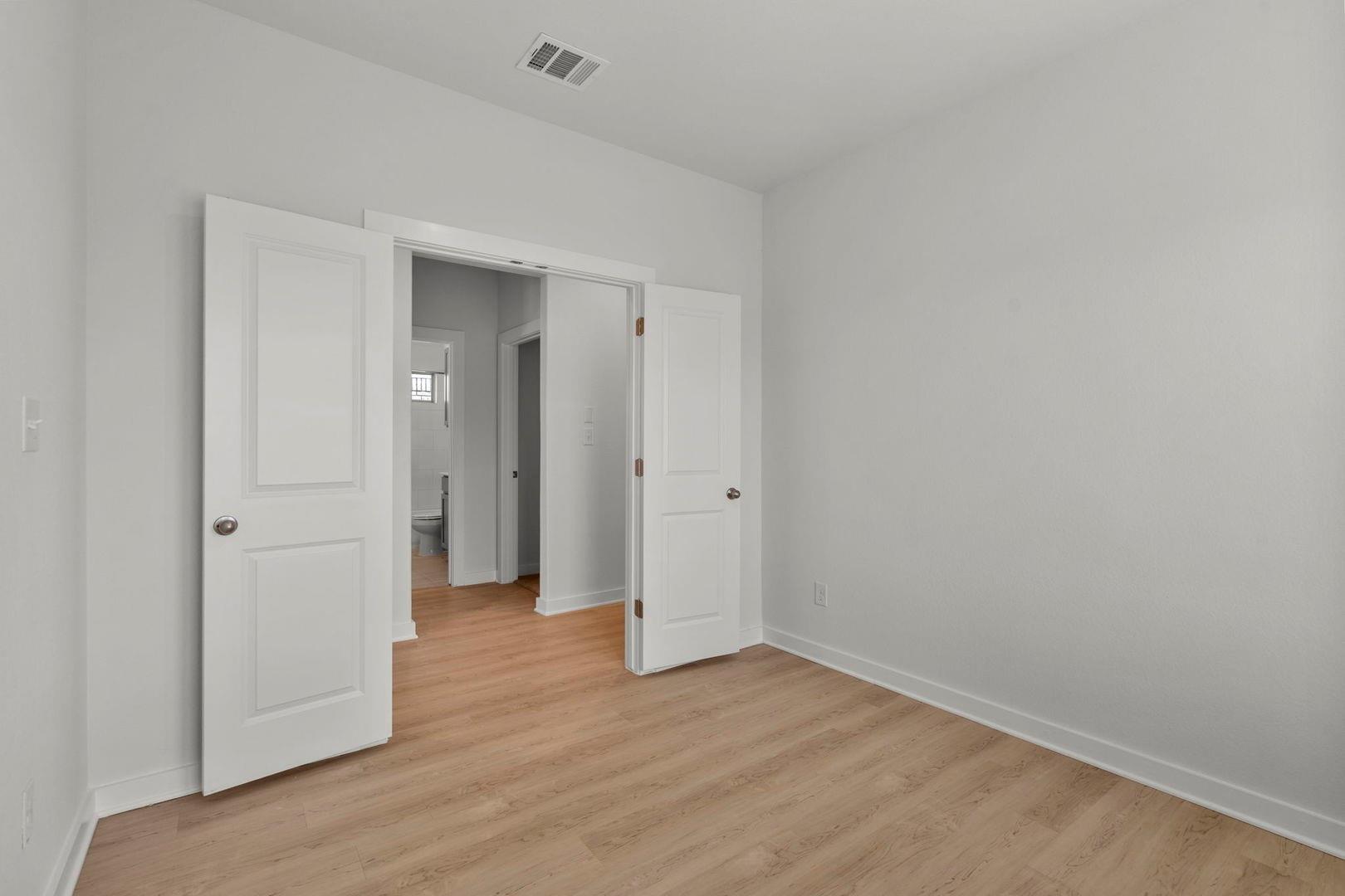 290 Bloomington Loop, Hutto, TX 78634