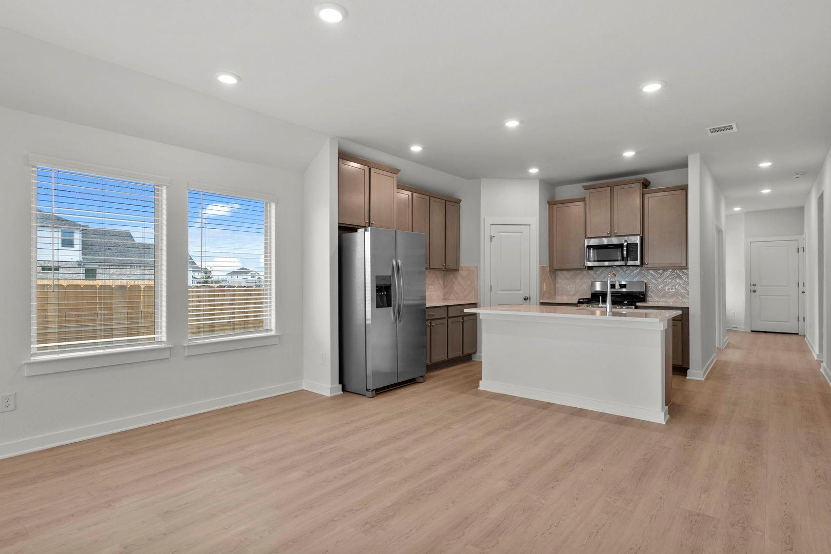 290 Bloomington Loop, Hutto, TX 78634