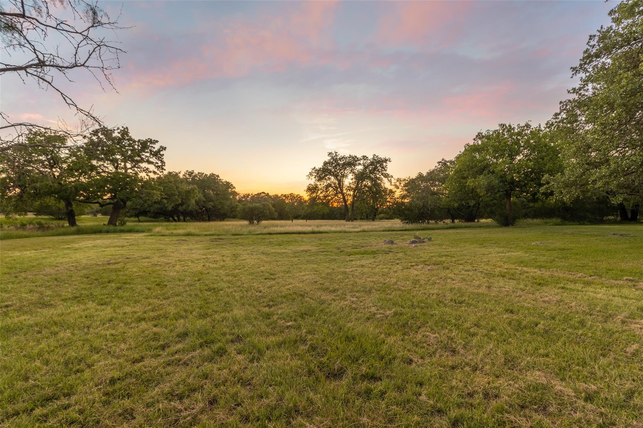 515 East Trl, Spicewood, TX 78669