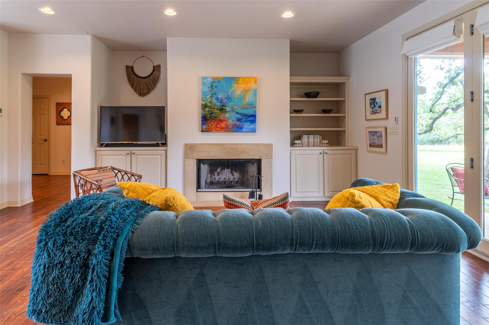 515 East Trl, Spicewood, TX 78669