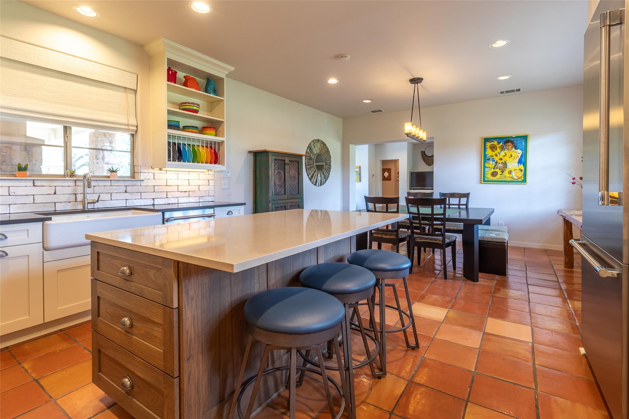 515 East Trl, Spicewood, TX 78669