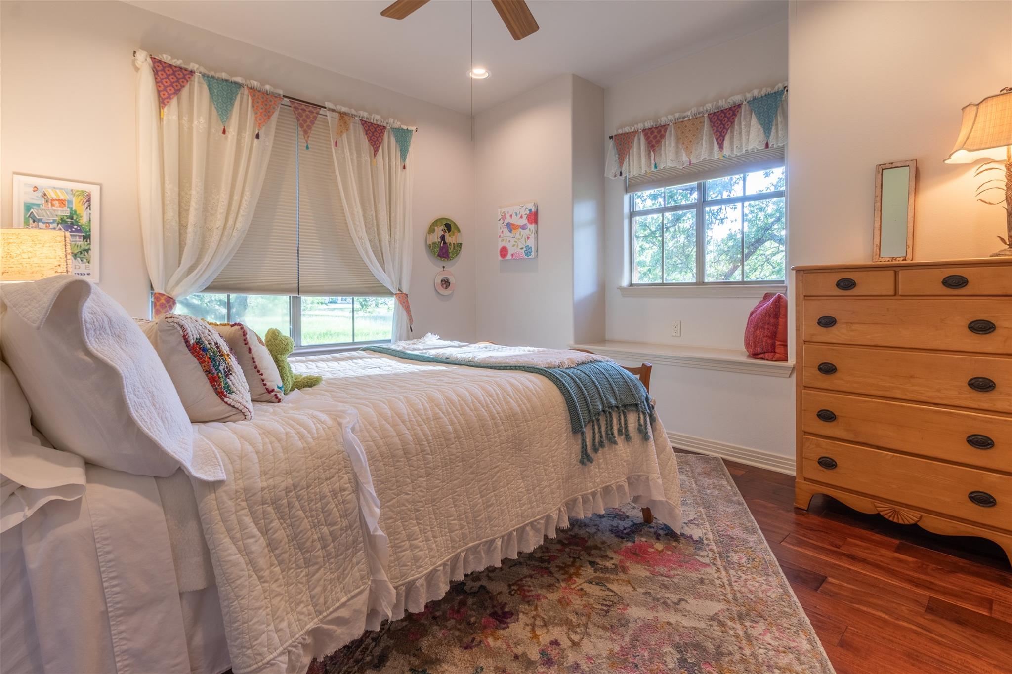 515 East Trl, Spicewood, TX 78669