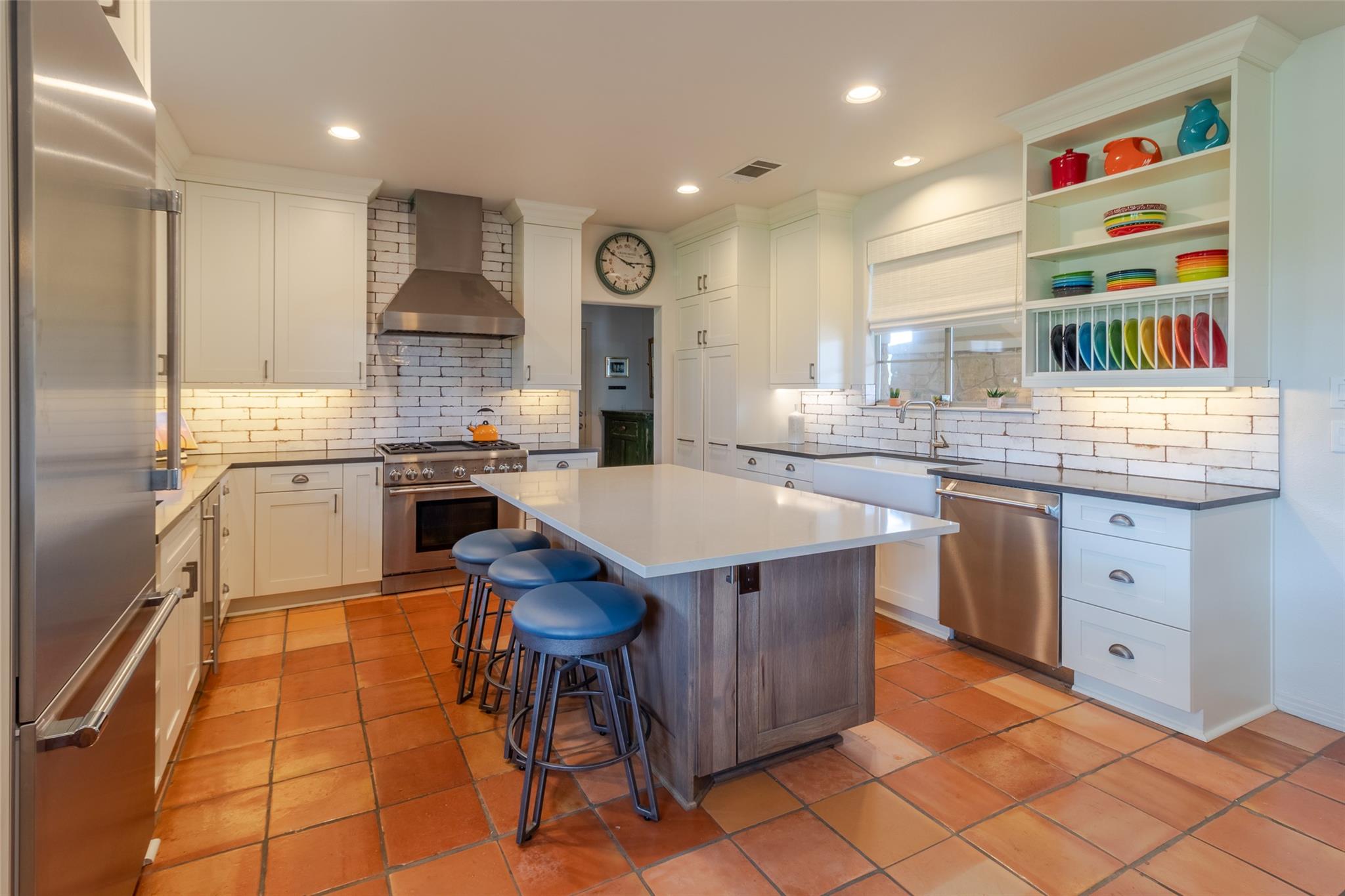 515 East Trl, Spicewood, TX 78669