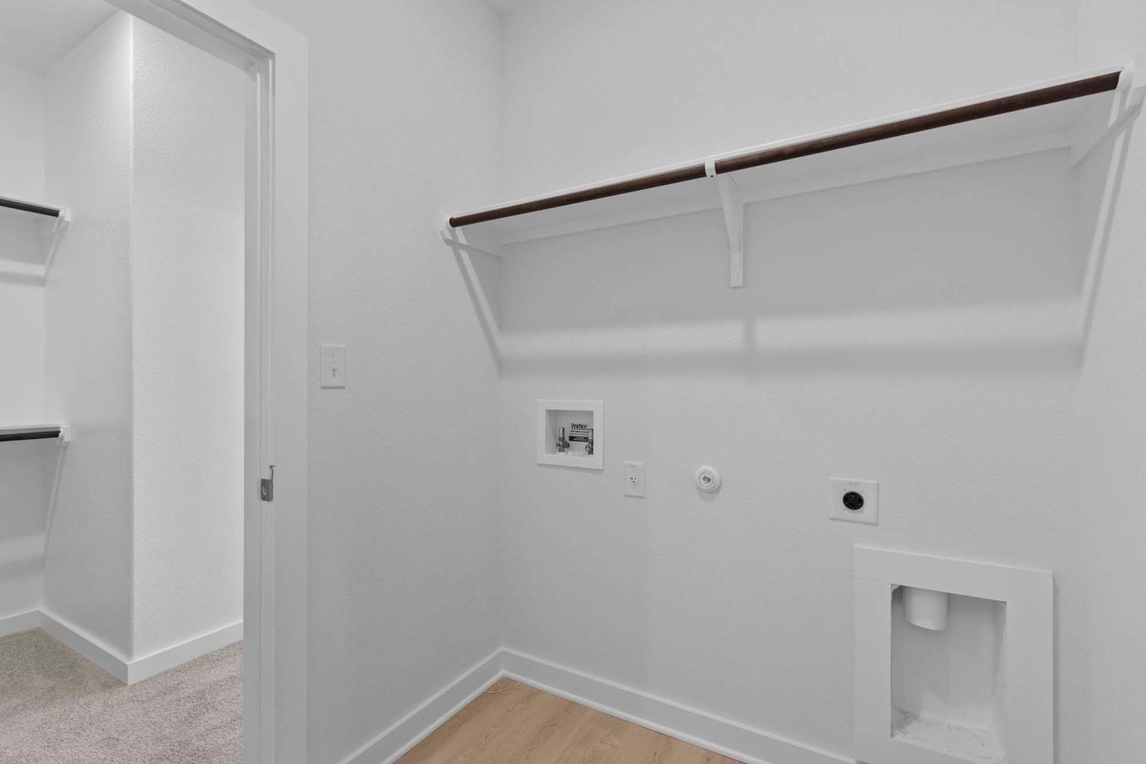 244 Bloomington Loop, Hutto, TX 78634