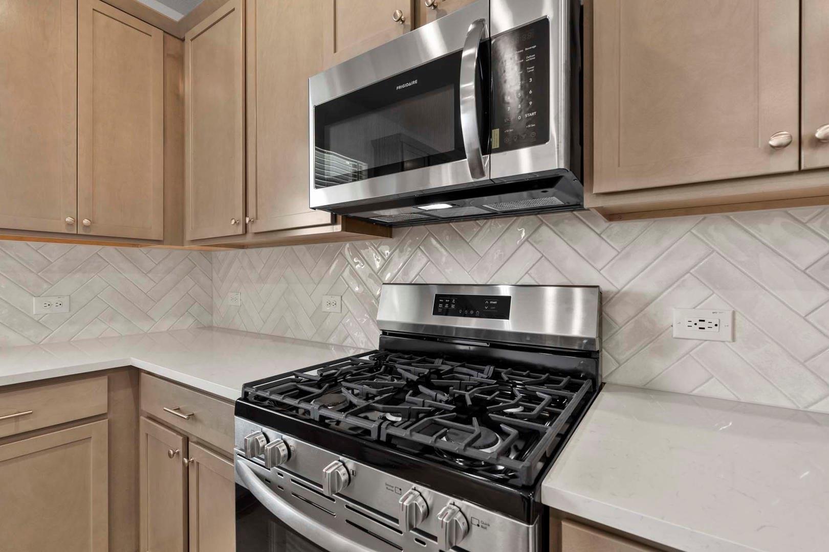 244 Bloomington Loop, Hutto, TX 78634