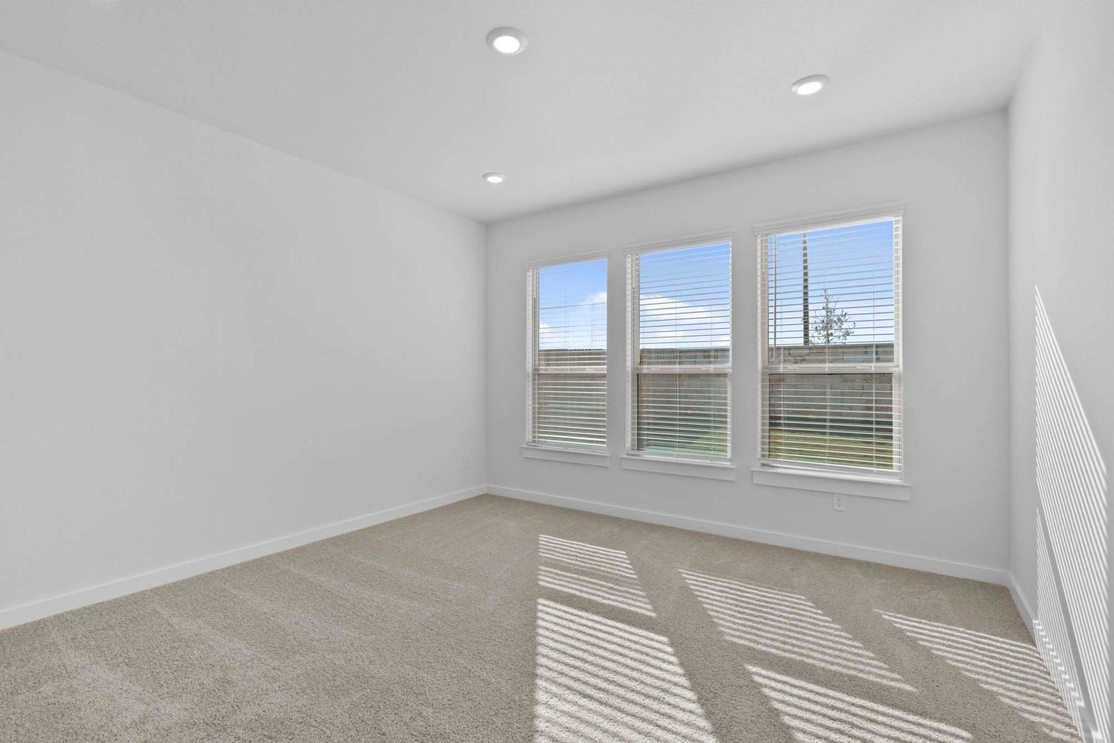 244 Bloomington Loop, Hutto, TX 78634