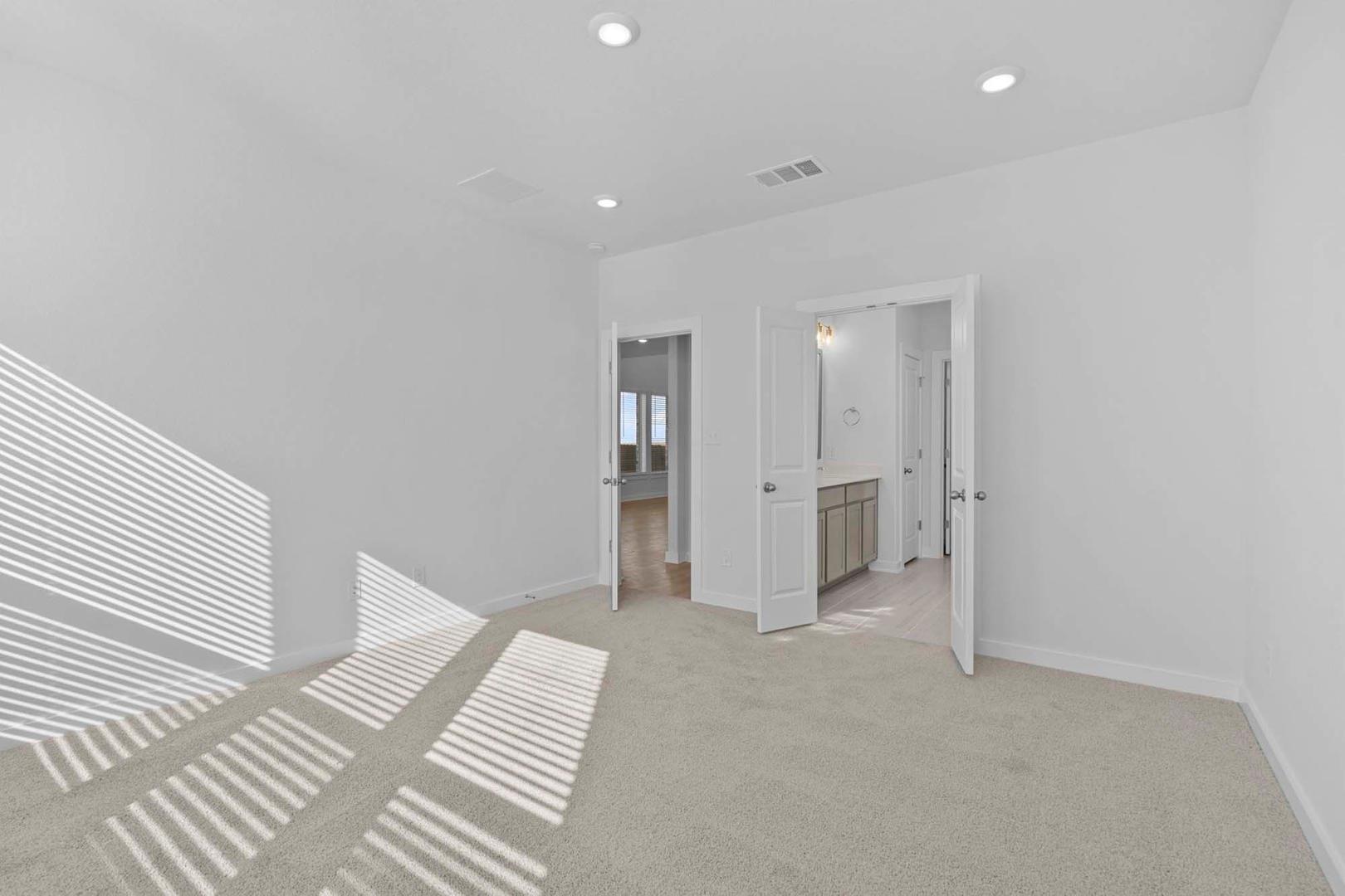 244 Bloomington Loop, Hutto, TX 78634