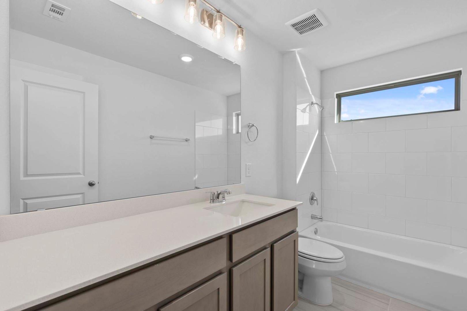 244 Bloomington Loop, Hutto, TX 78634