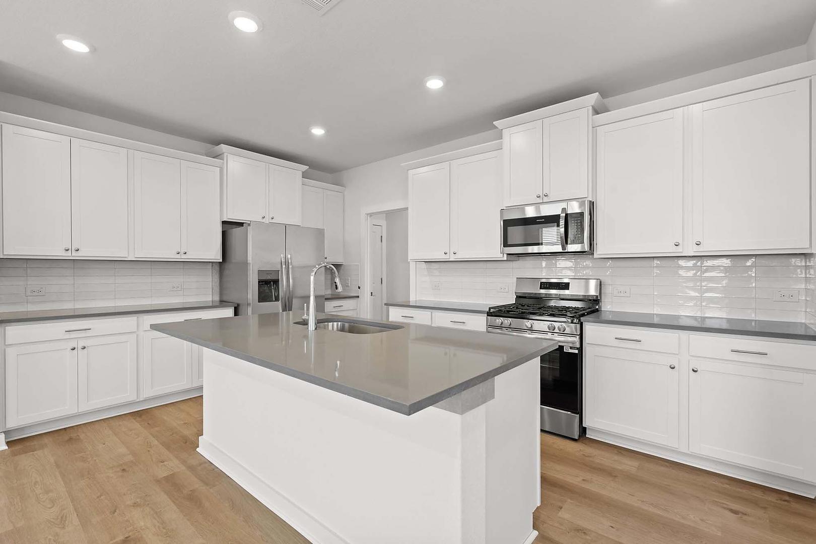 533 Bloomington Loop, Hutto, TX 78634