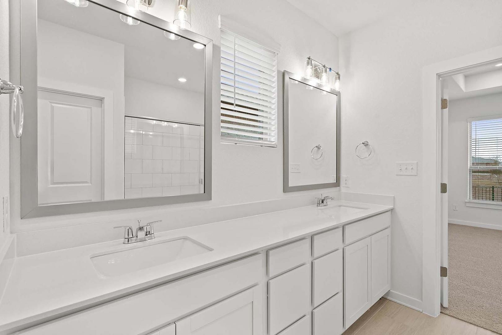 533 Bloomington Loop, Hutto, TX 78634