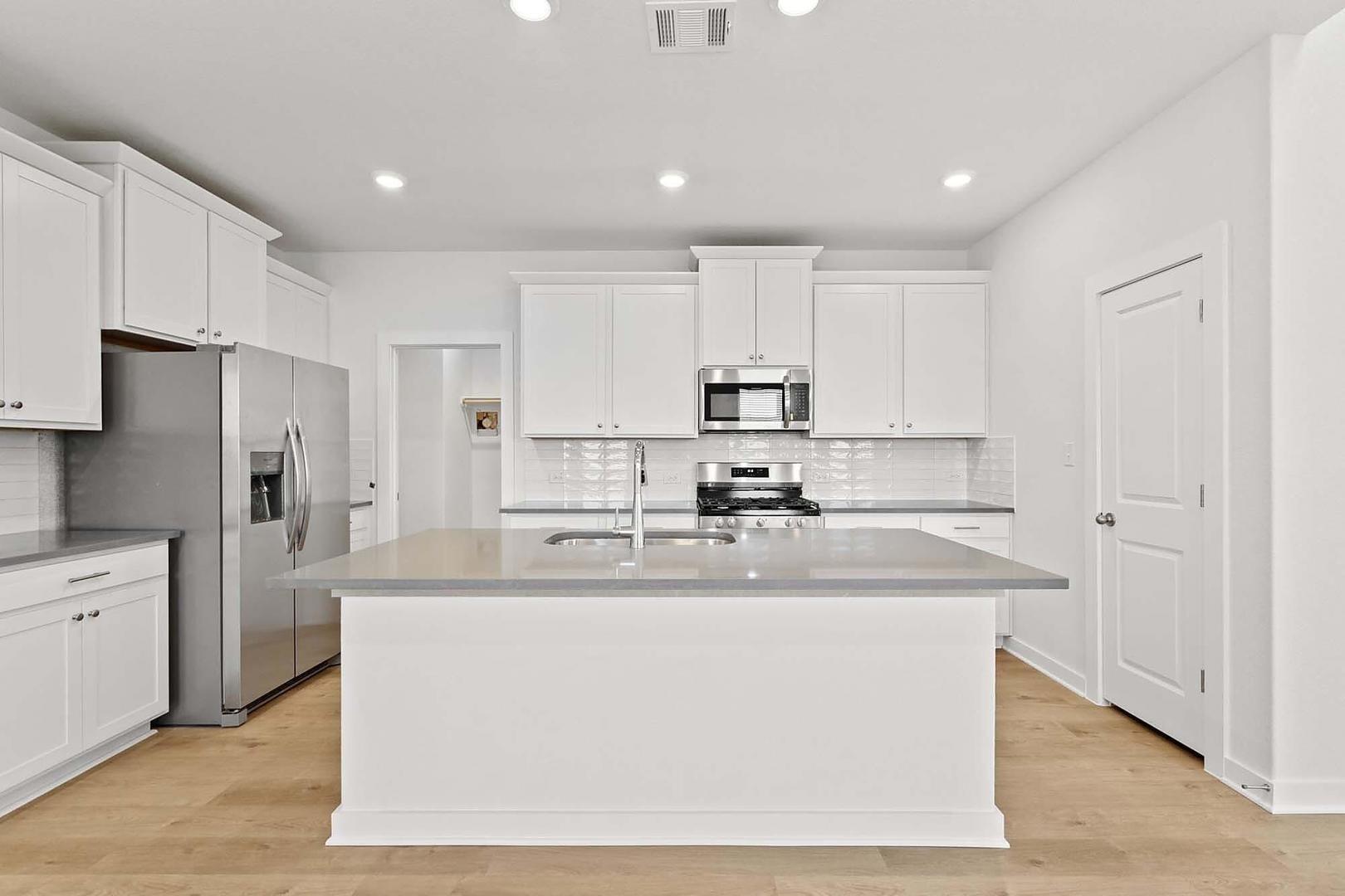 533 Bloomington Loop, Hutto, TX 78634