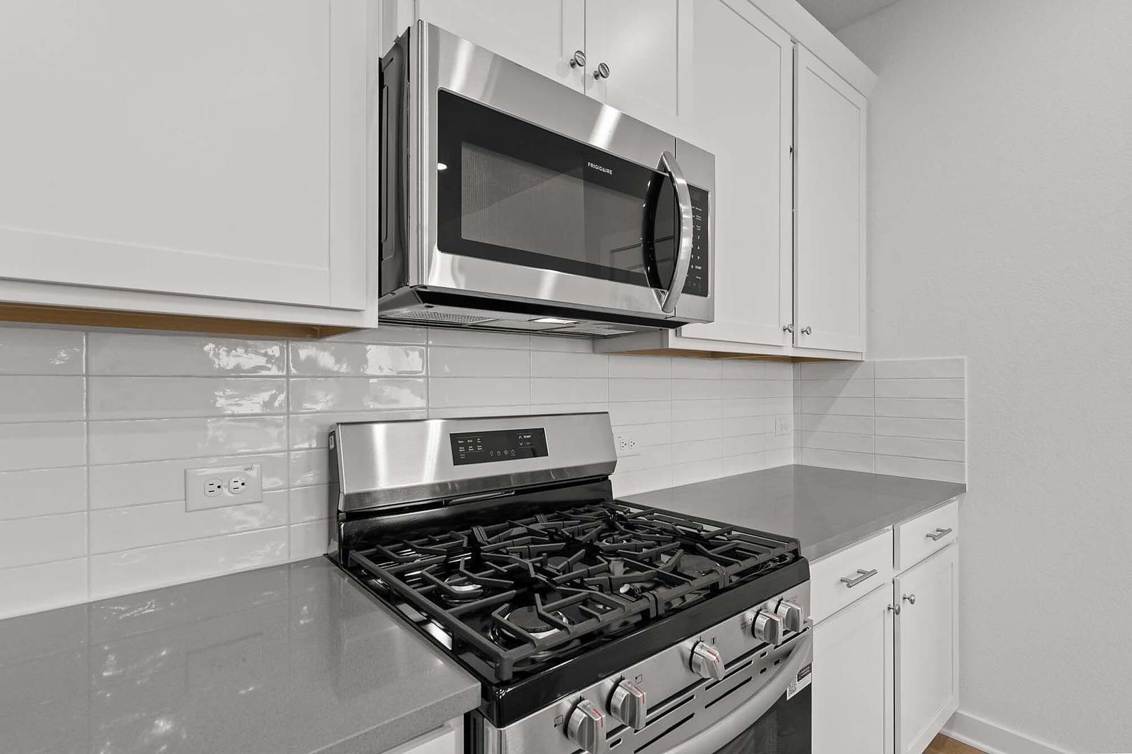 533 Bloomington Loop, Hutto, TX 78634