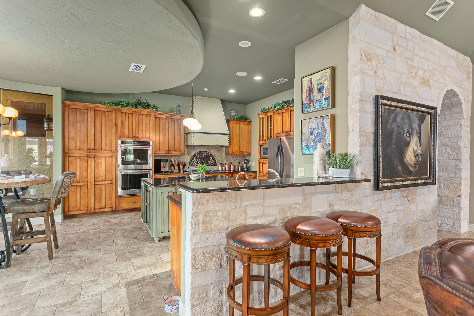 2916 Rock Barn Dr, Kerrville, TX 78028