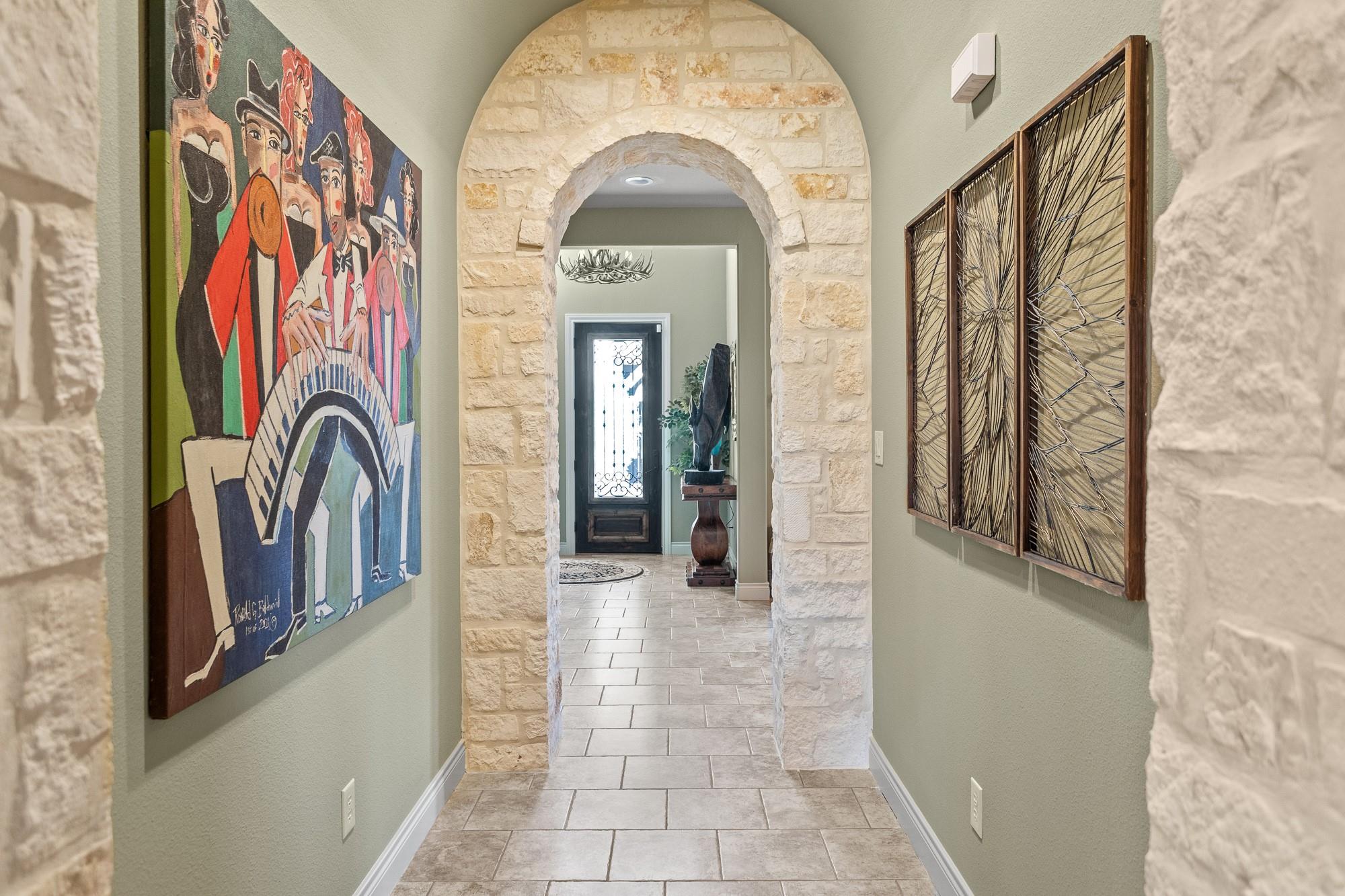 2916 Rock Barn Dr, Kerrville, TX 78028