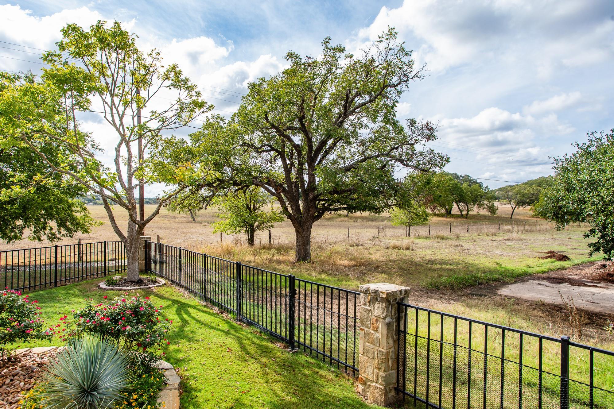 2916 Rock Barn Dr, Kerrville, TX 78028