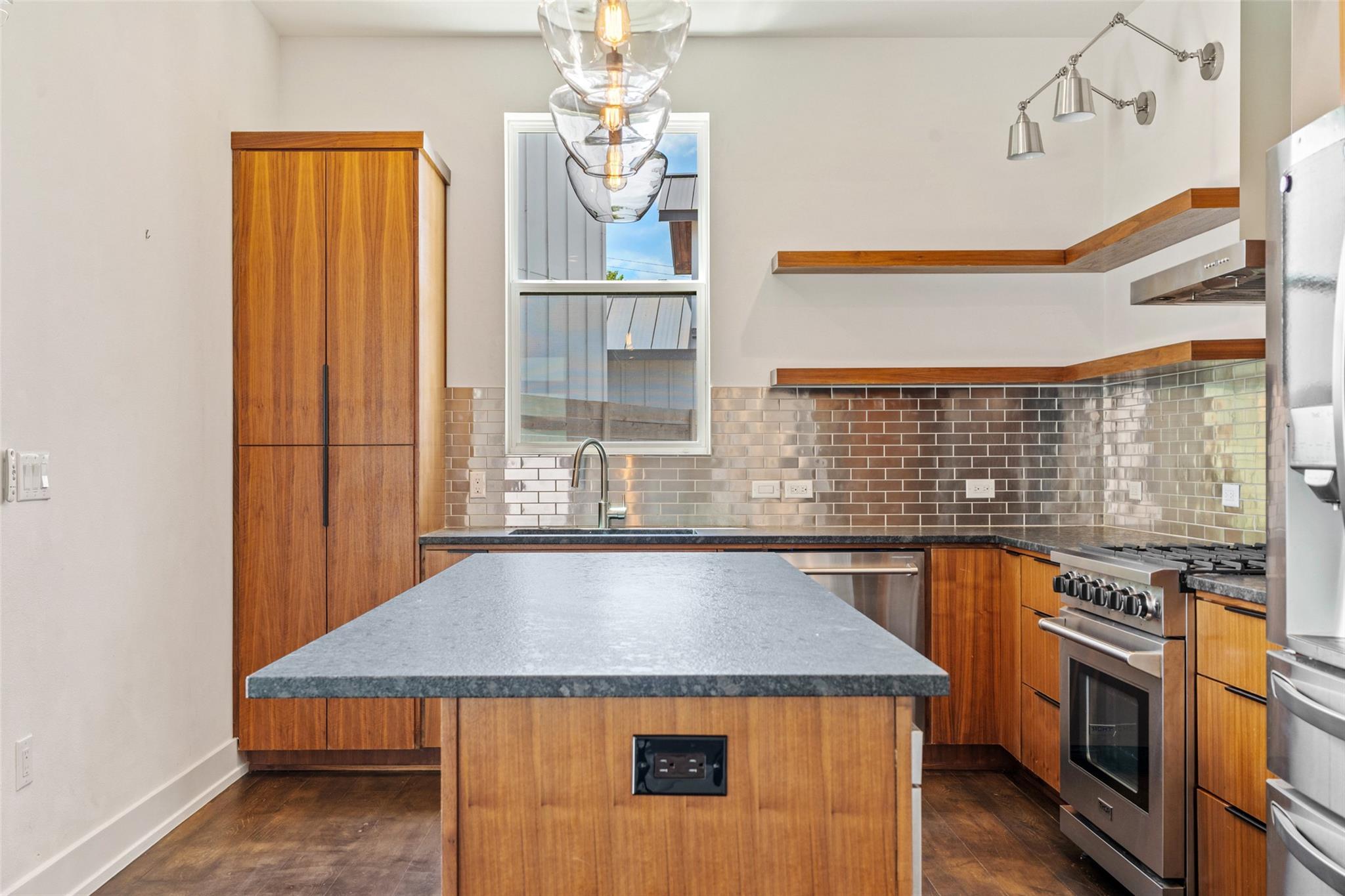 108 Tillery St # 1, Austin, TX 78702