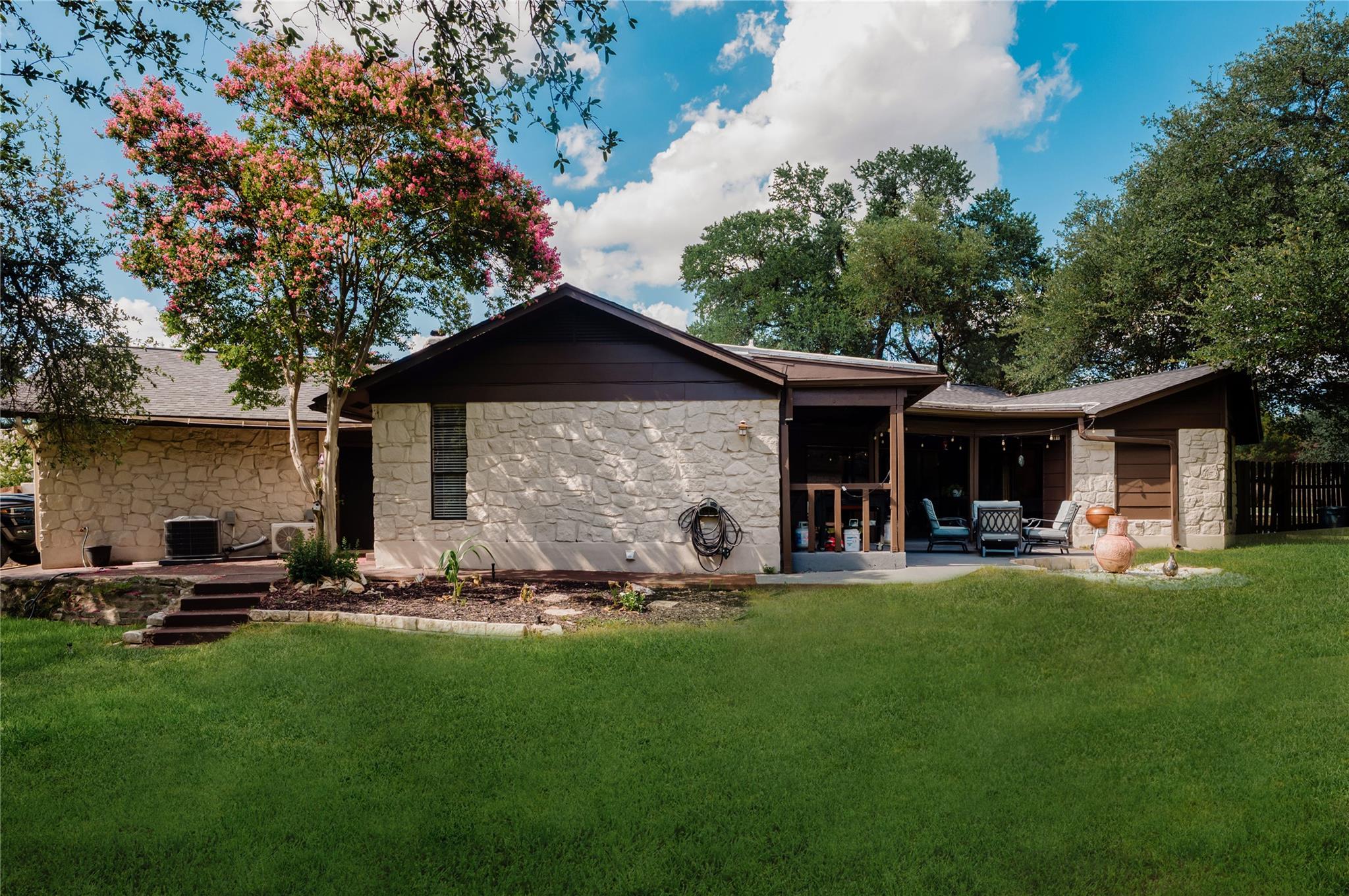 10606 Spicewood Club Dr, Austin, TX 78750
