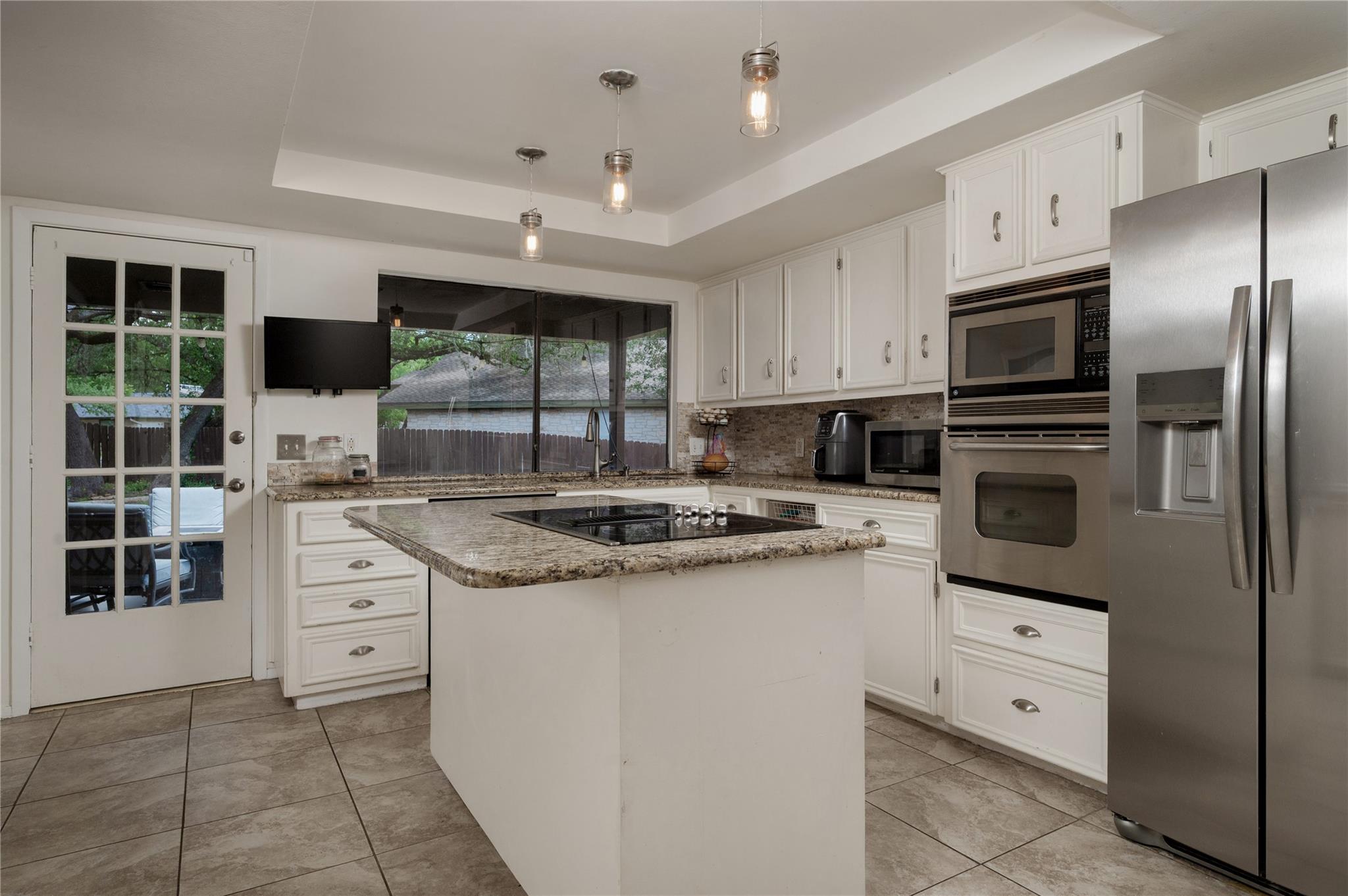 10606 Spicewood Club Dr, Austin, TX 78750