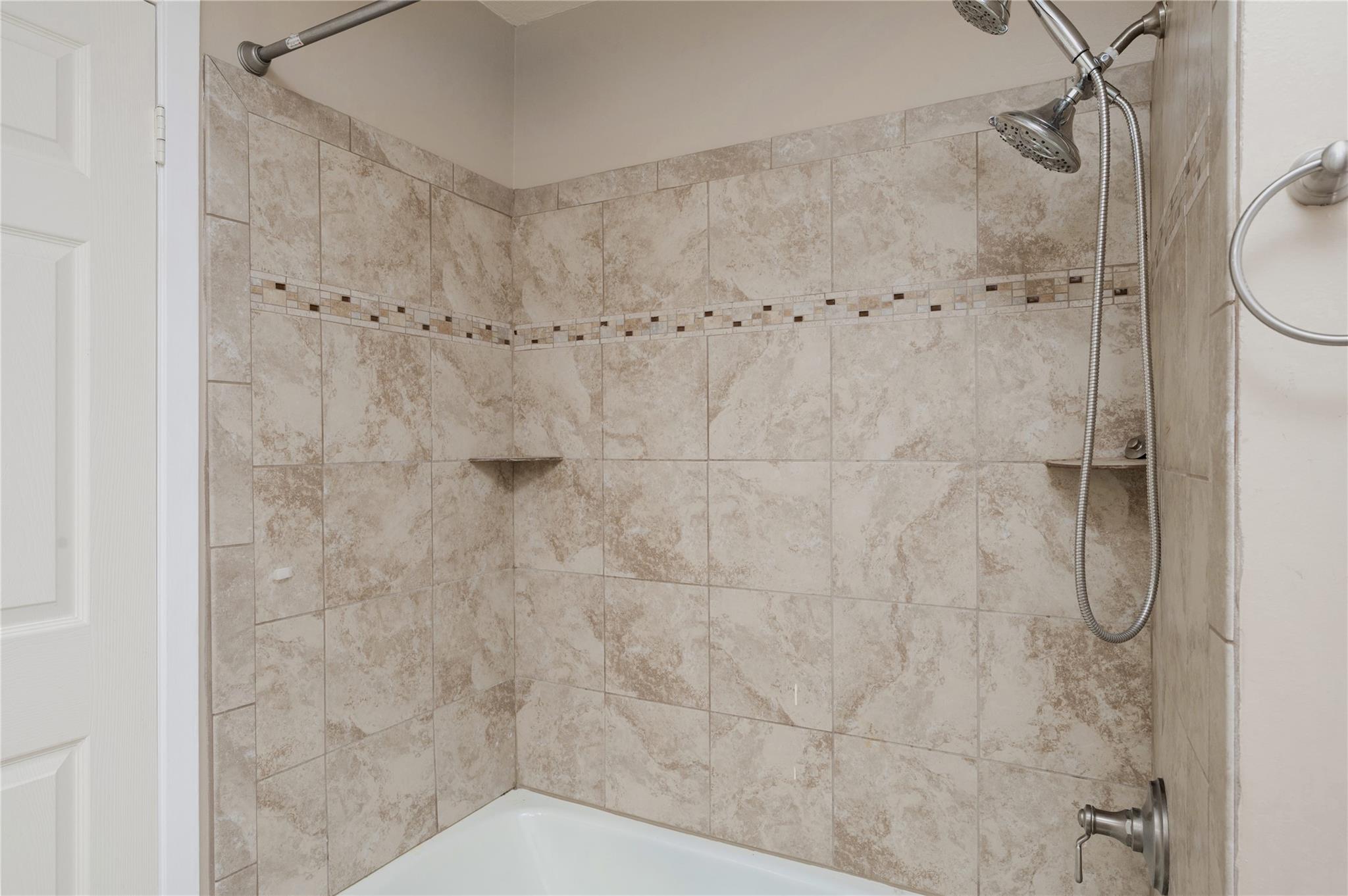 10606 Spicewood Club Dr, Austin, TX 78750