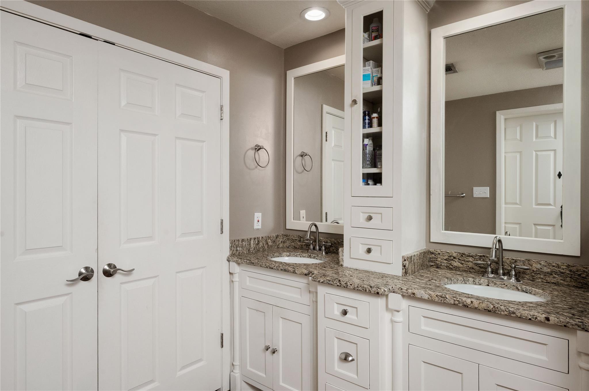 10606 Spicewood Club Dr, Austin, TX 78750