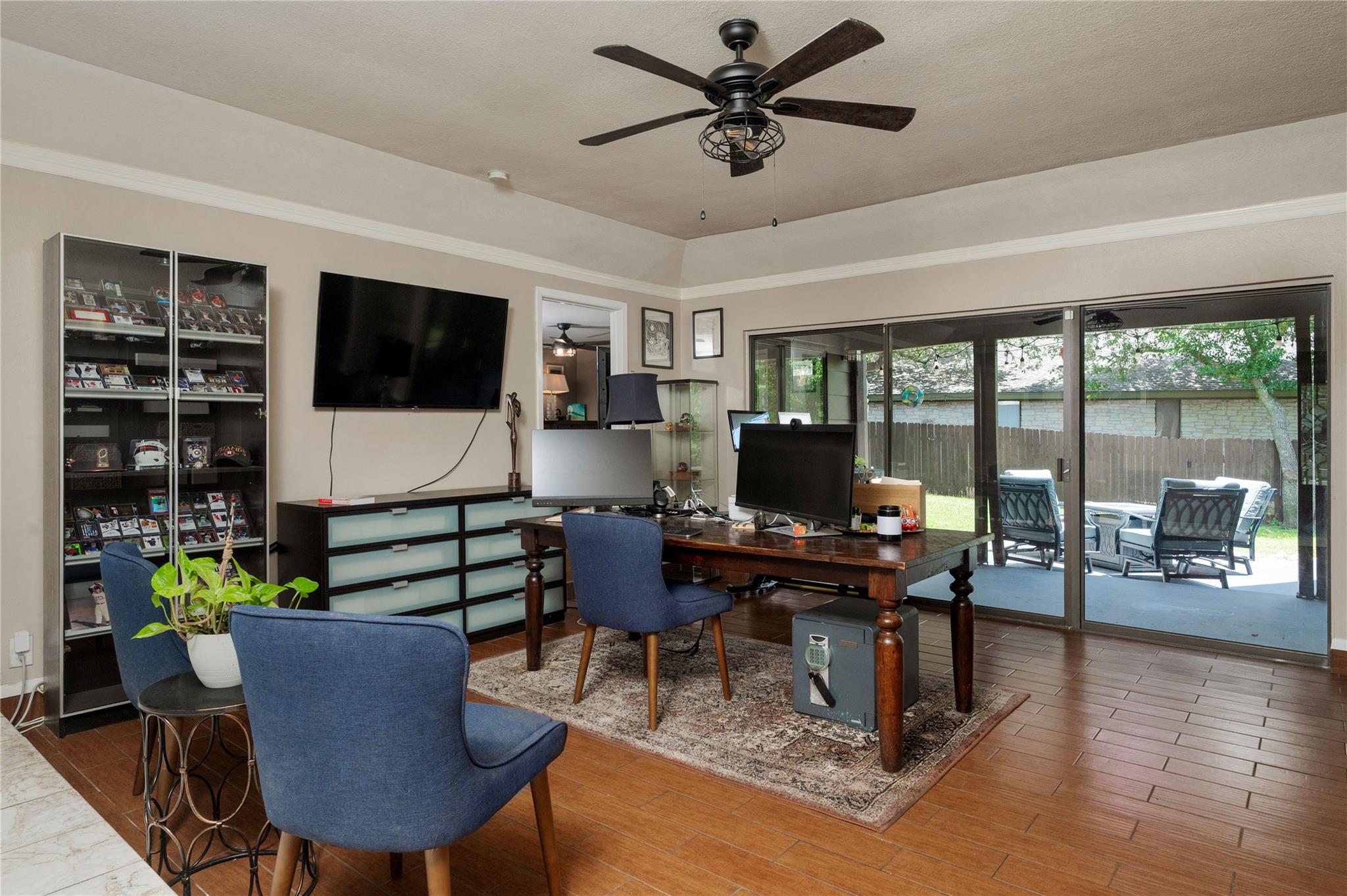 10606 Spicewood Club Dr, Austin, TX 78750