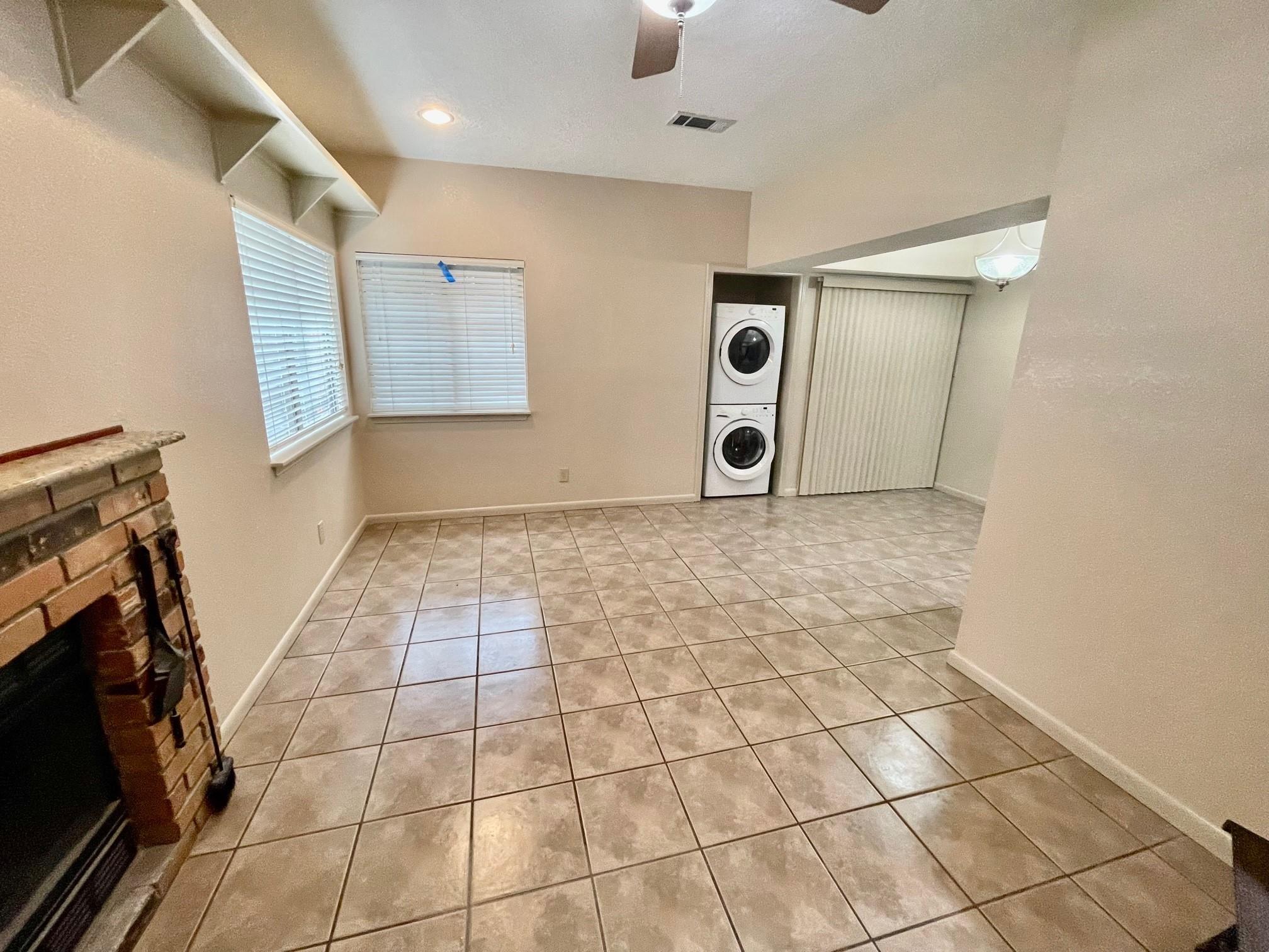 421 W San Antonio St # J1, San Marcos, TX 78666