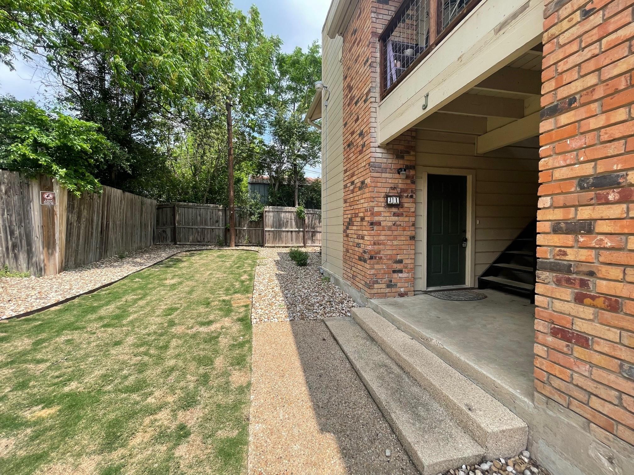 421 W San Antonio St # J1, San Marcos, TX 78666