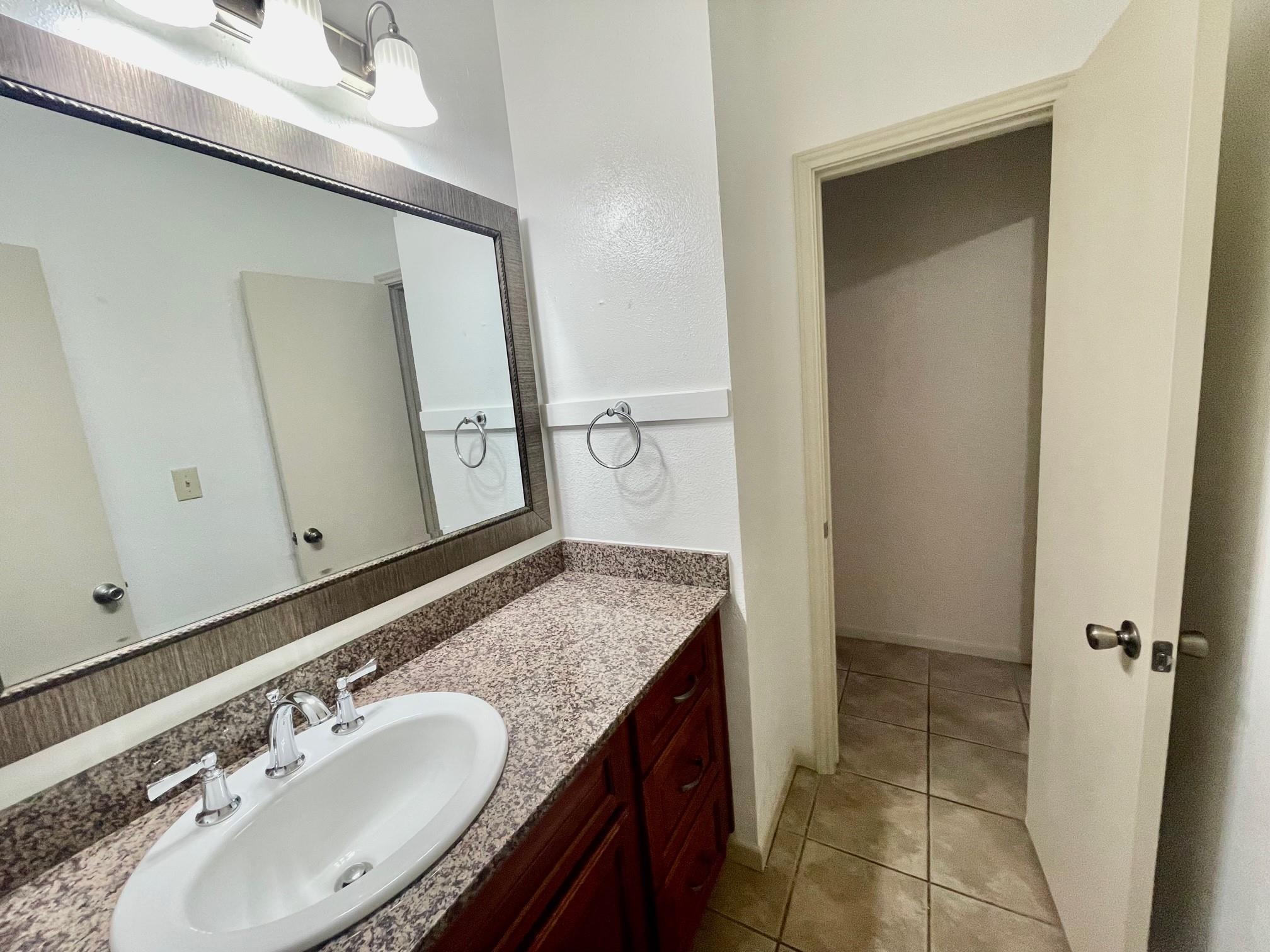 421 W San Antonio St # J1, San Marcos, TX 78666