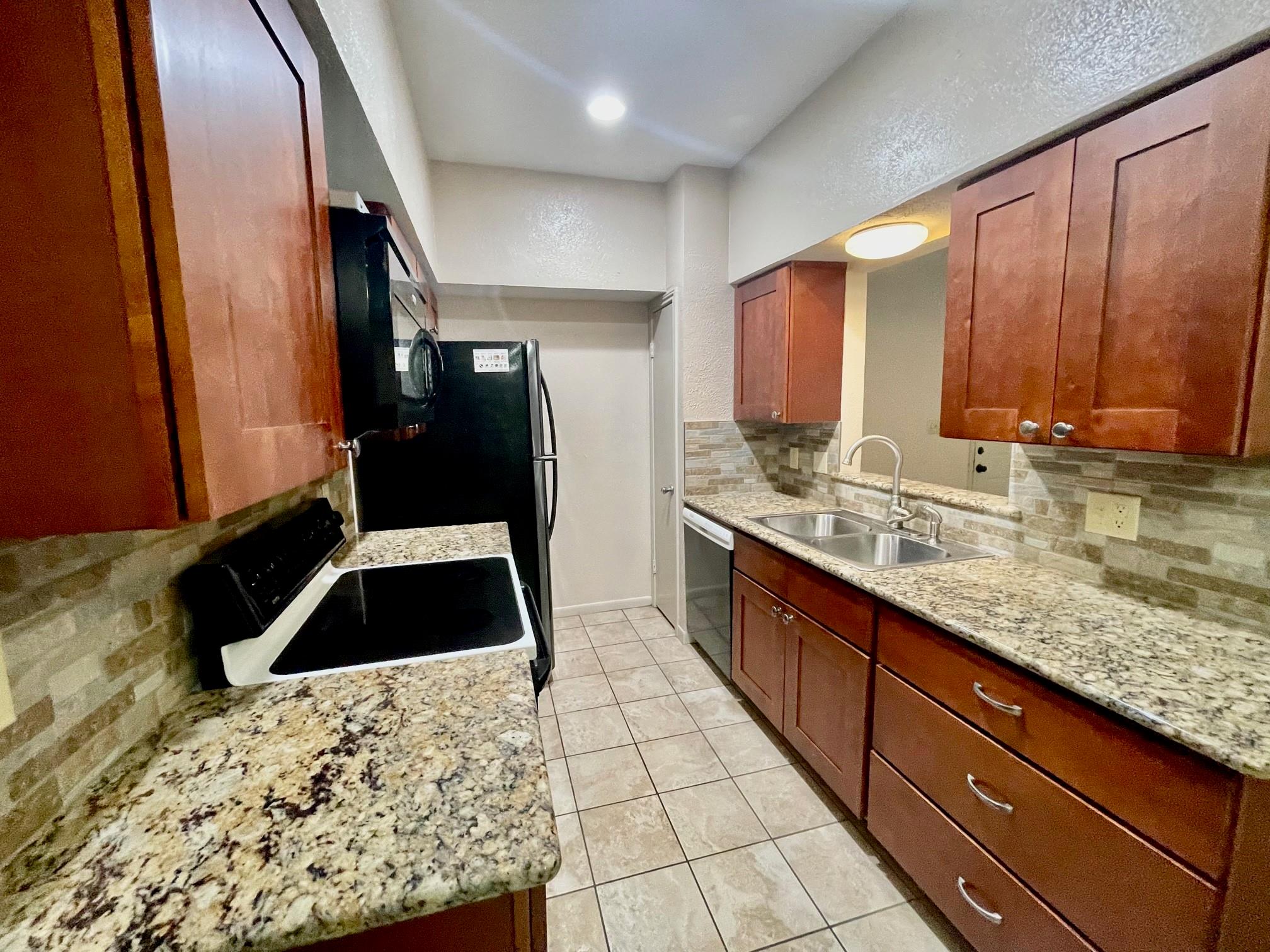 421 W San Antonio St # J1, San Marcos, TX 78666