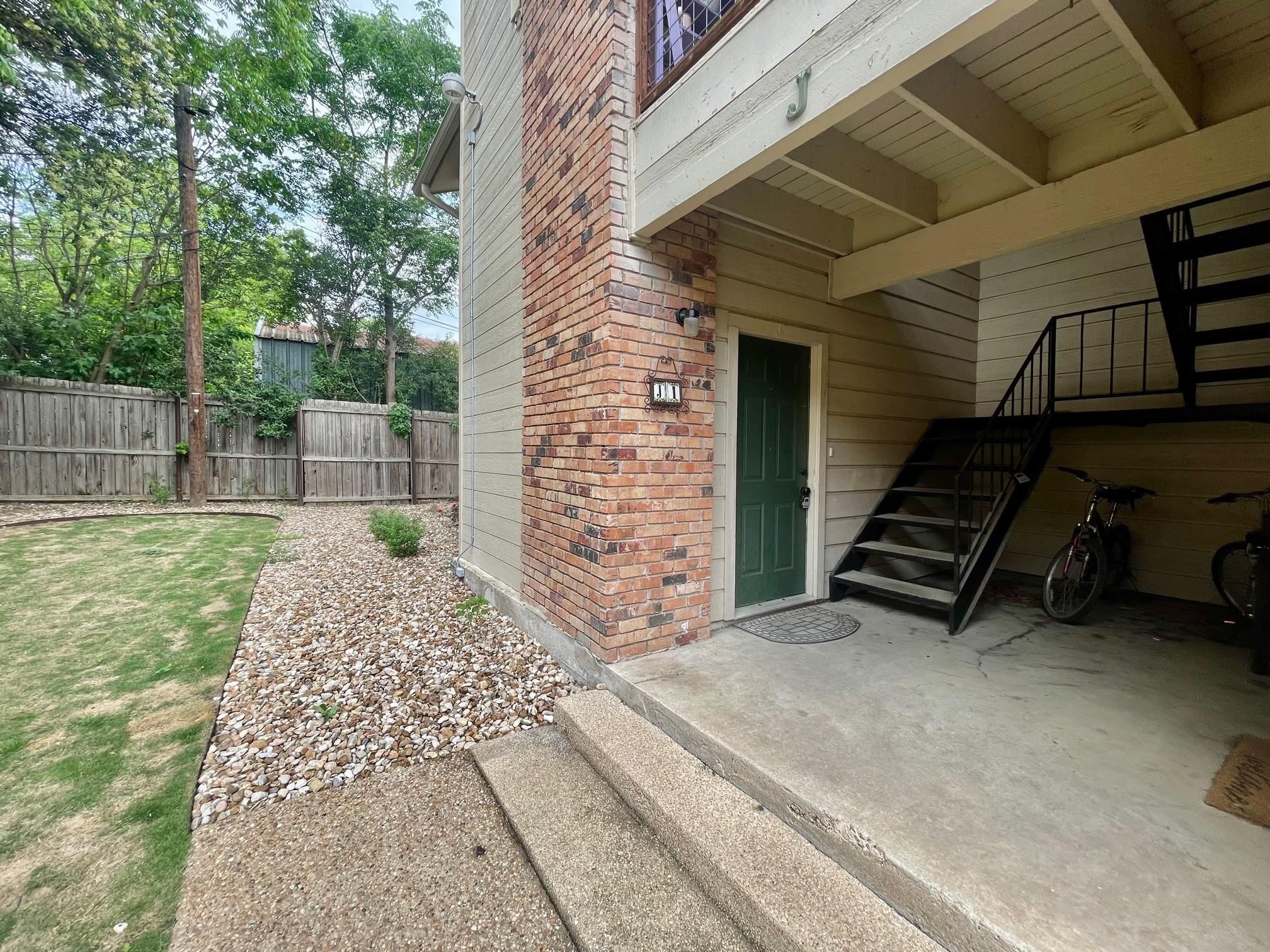 421 W San Antonio St # J1, San Marcos, TX 78666