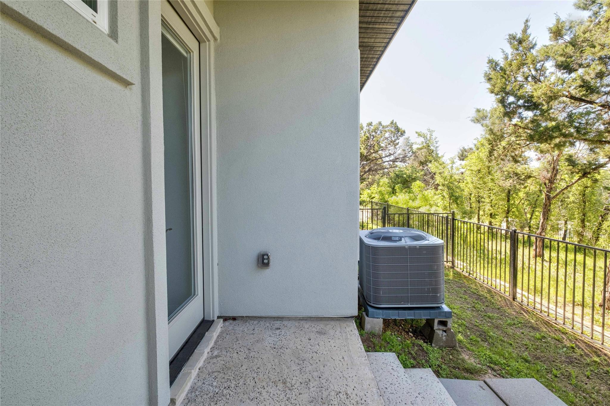 12001 Vista Parke Dr # 702, Austin, TX 78726