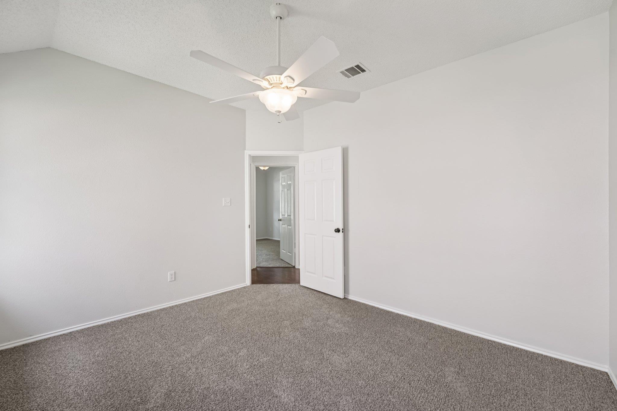 708 Mountain Ridge Dr, Leander, TX 78641