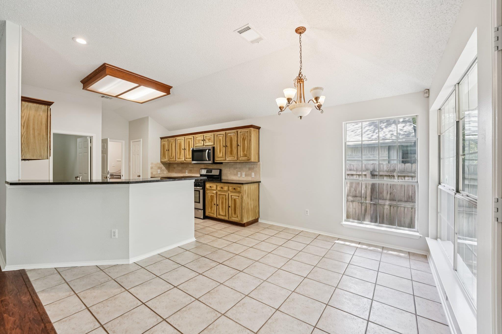 708 Mountain Ridge Dr, Leander, TX 78641