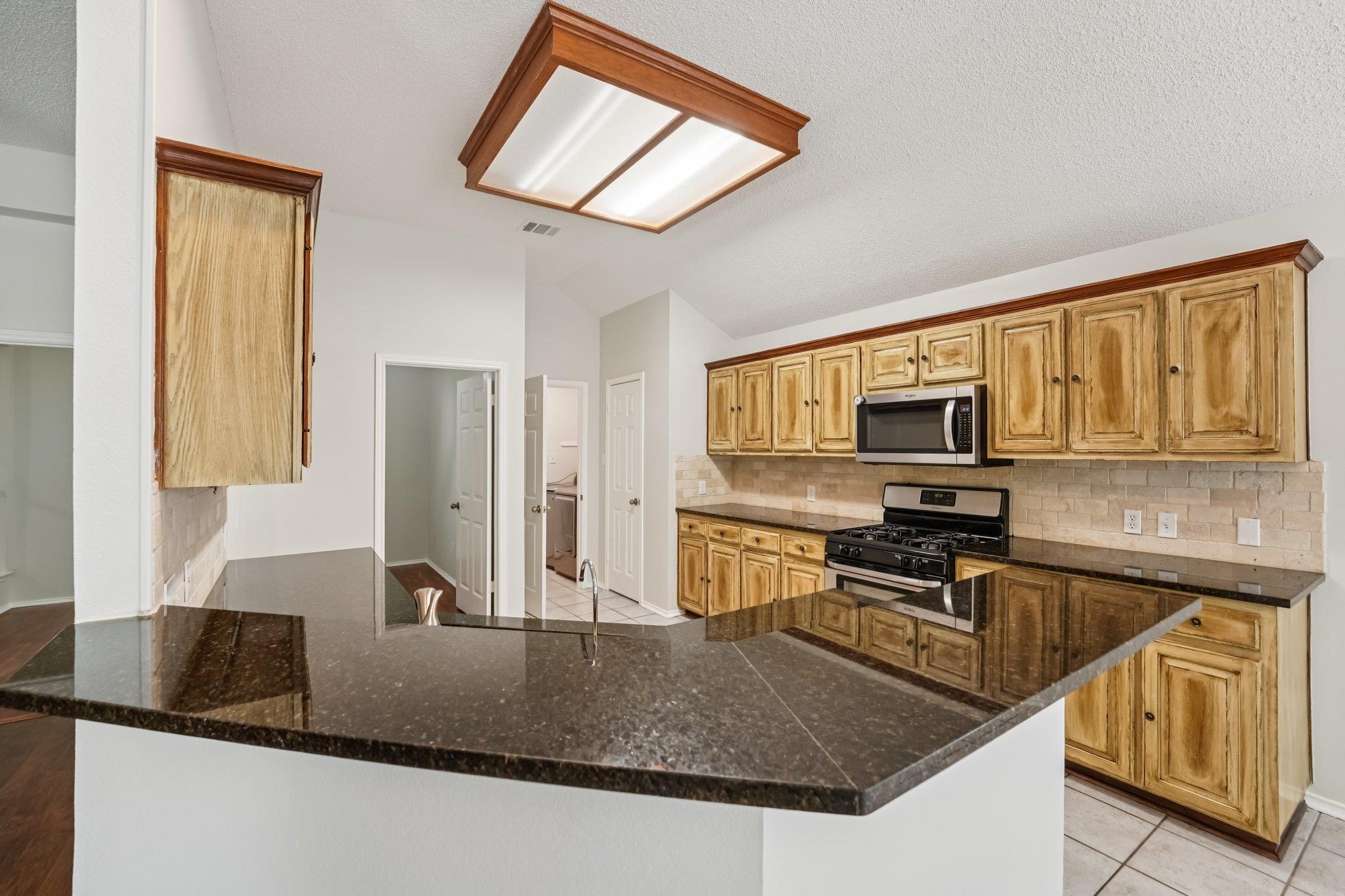 708 Mountain Ridge Dr, Leander, TX 78641