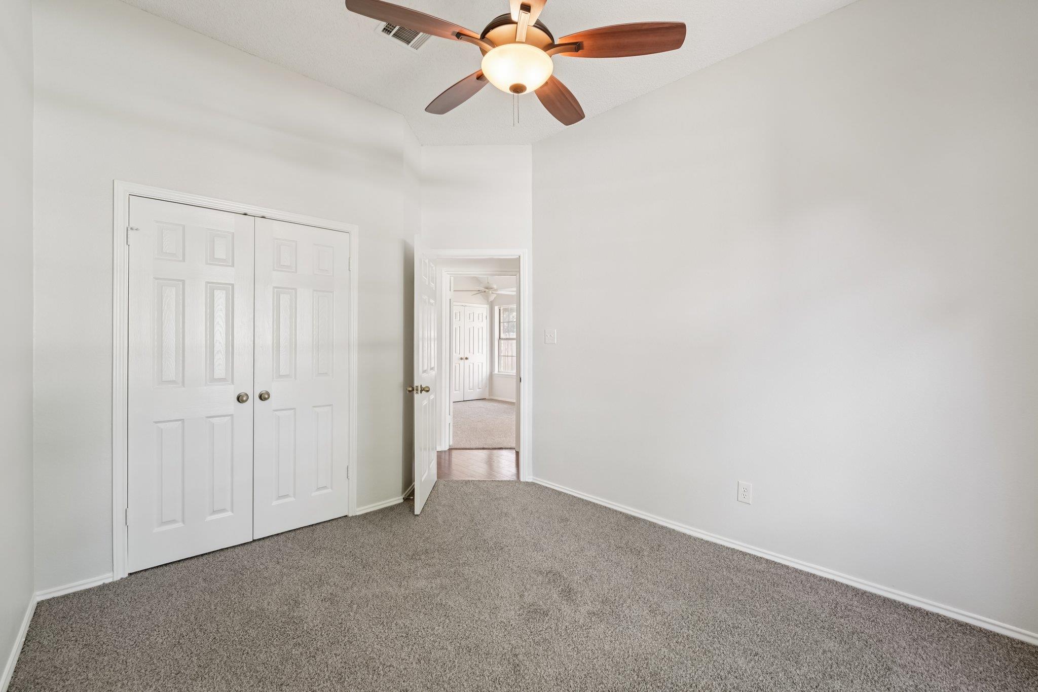 708 Mountain Ridge Dr, Leander, TX 78641