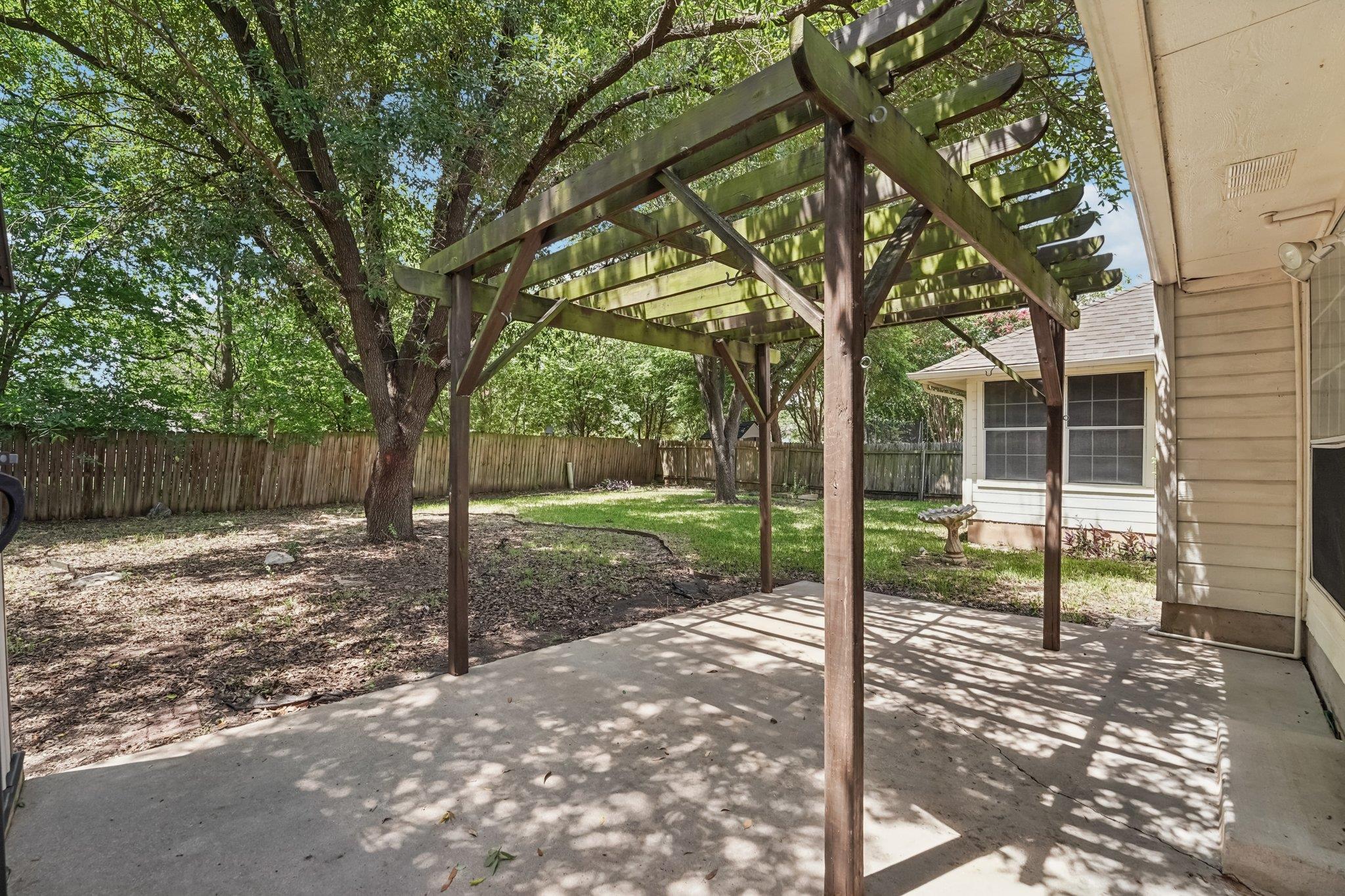 708 Mountain Ridge Dr, Leander, TX 78641