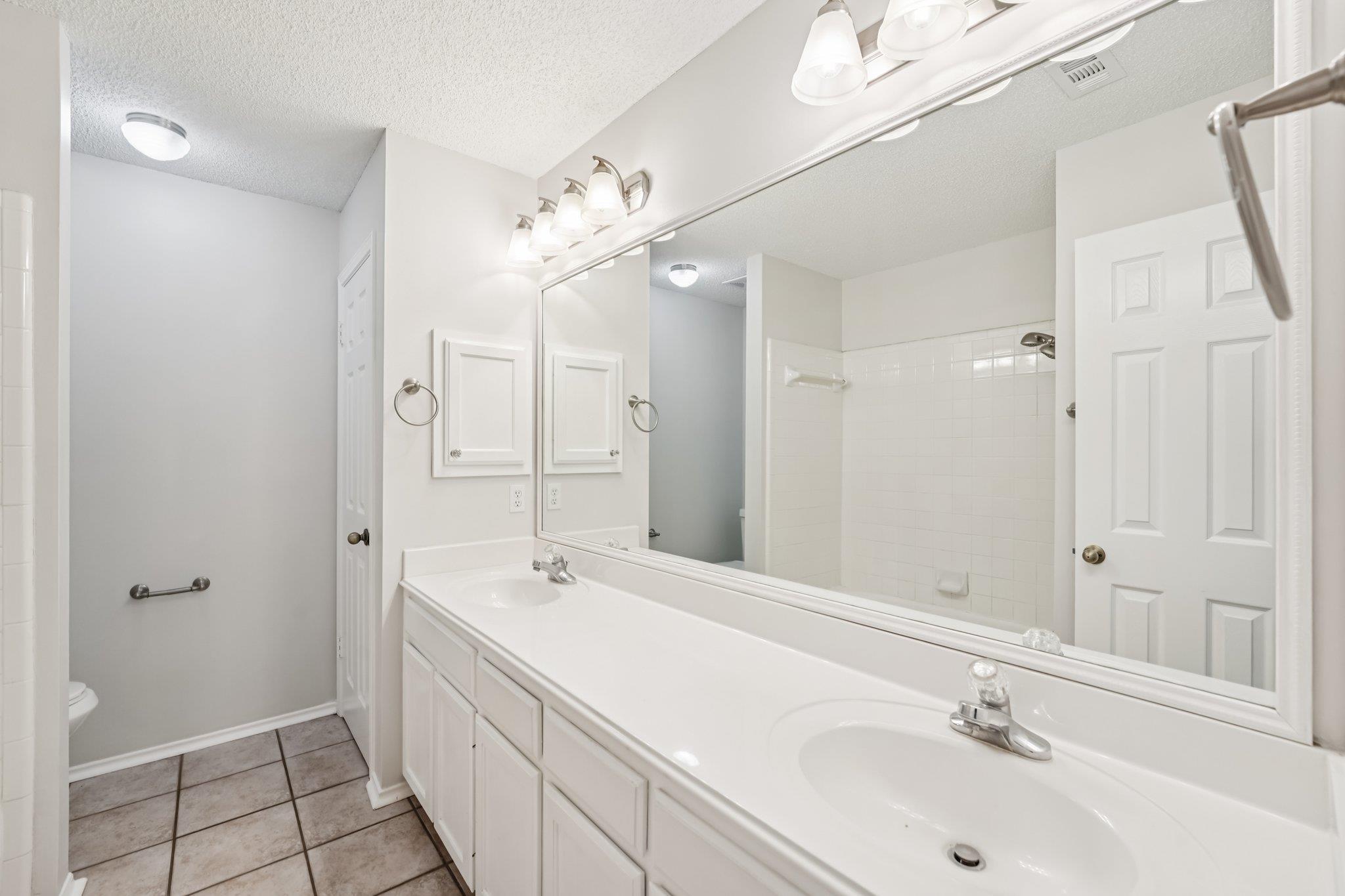 708 Mountain Ridge Dr, Leander, TX 78641