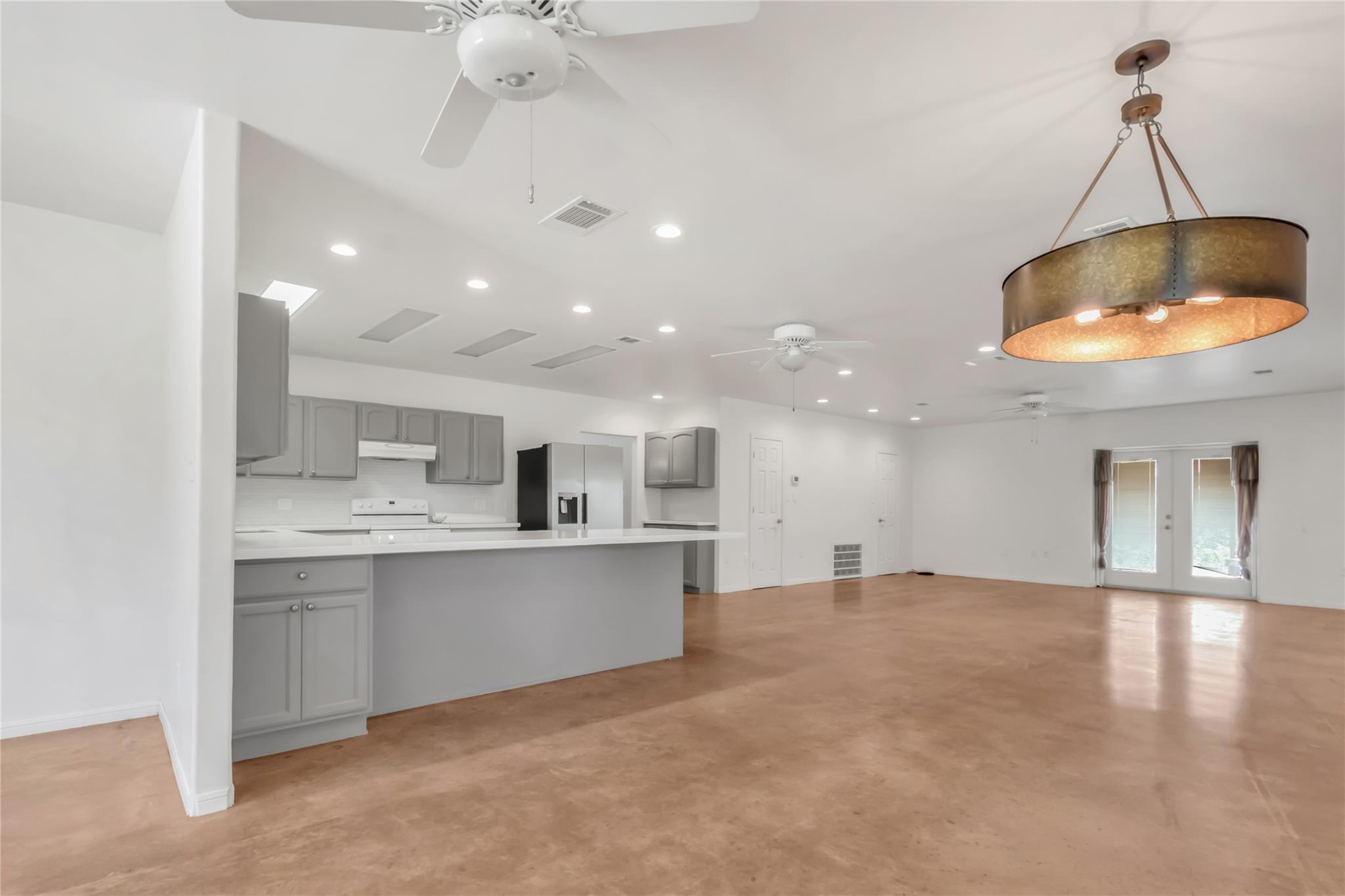 1004 22 Hills Rd, Gause, TX 77857