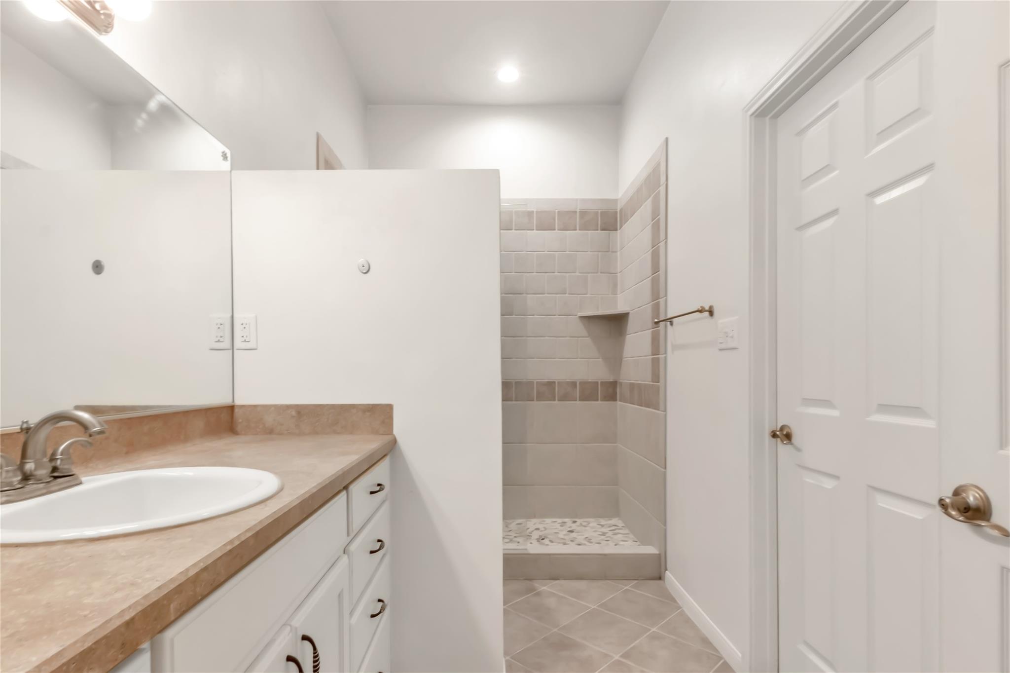 1004 22 Hills Rd, Gause, TX 77857