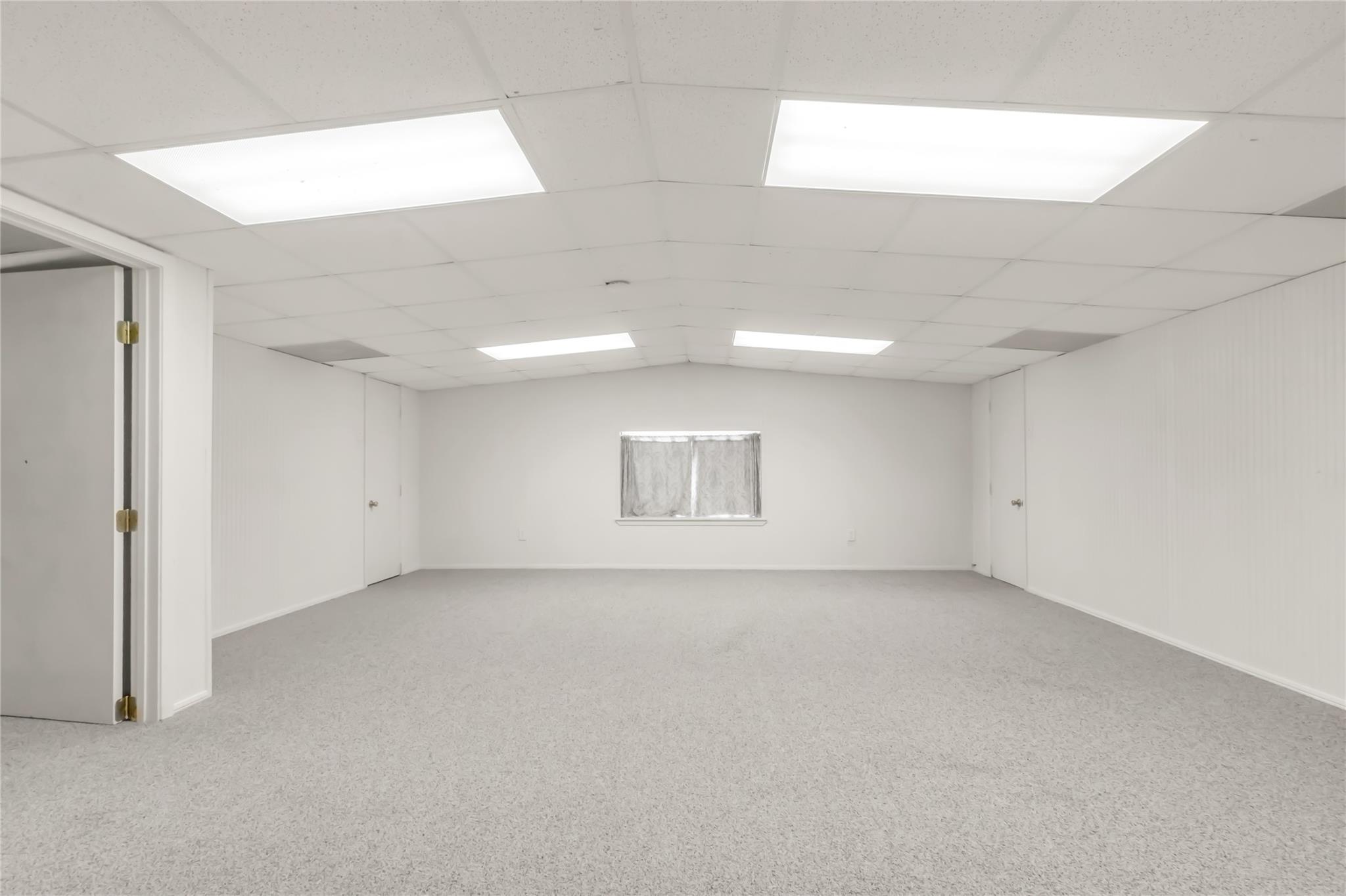 1004 22 Hills Rd, Gause, TX 77857